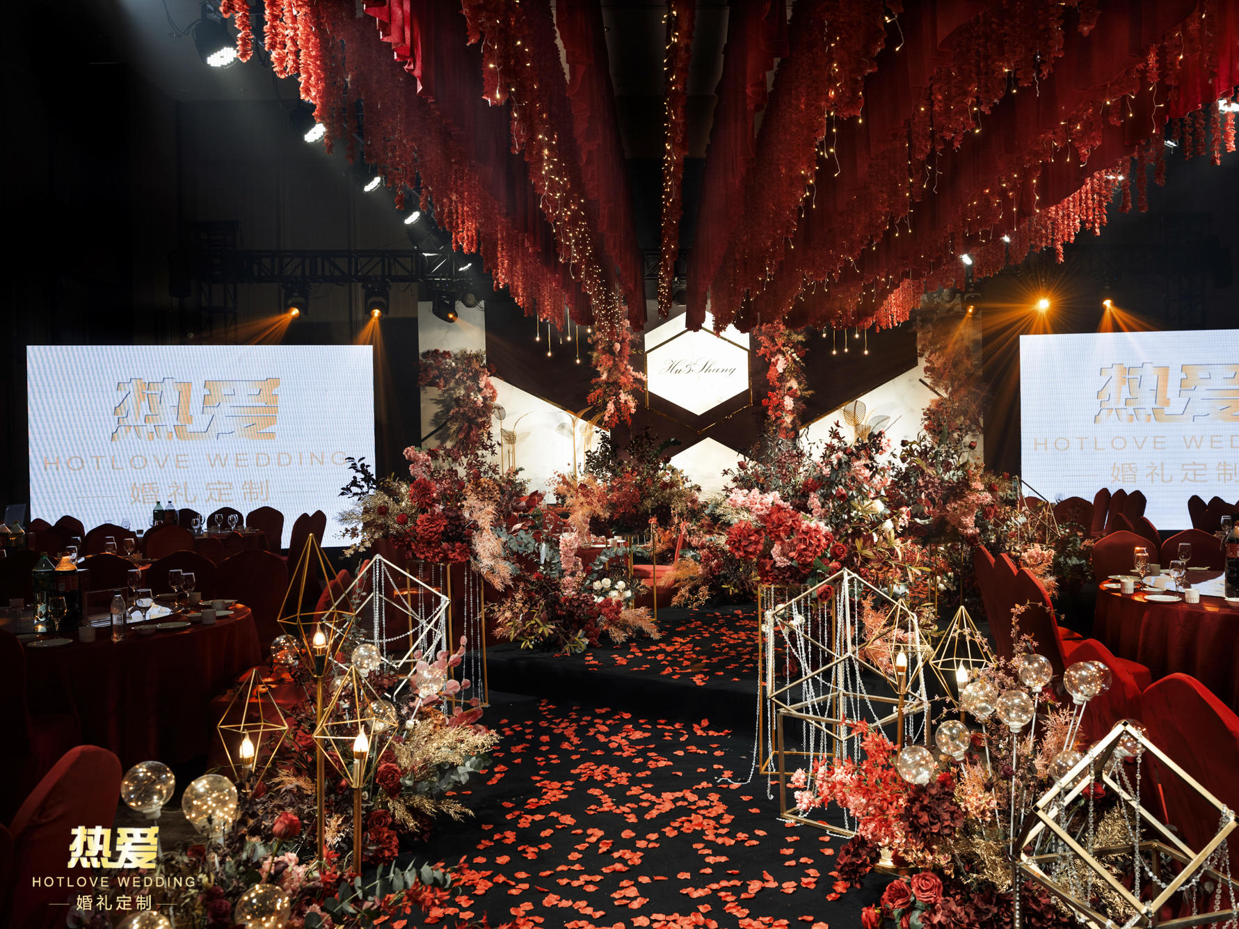 【口碑爆棚私属秘籍】摩登红多元设计全程省心一站式