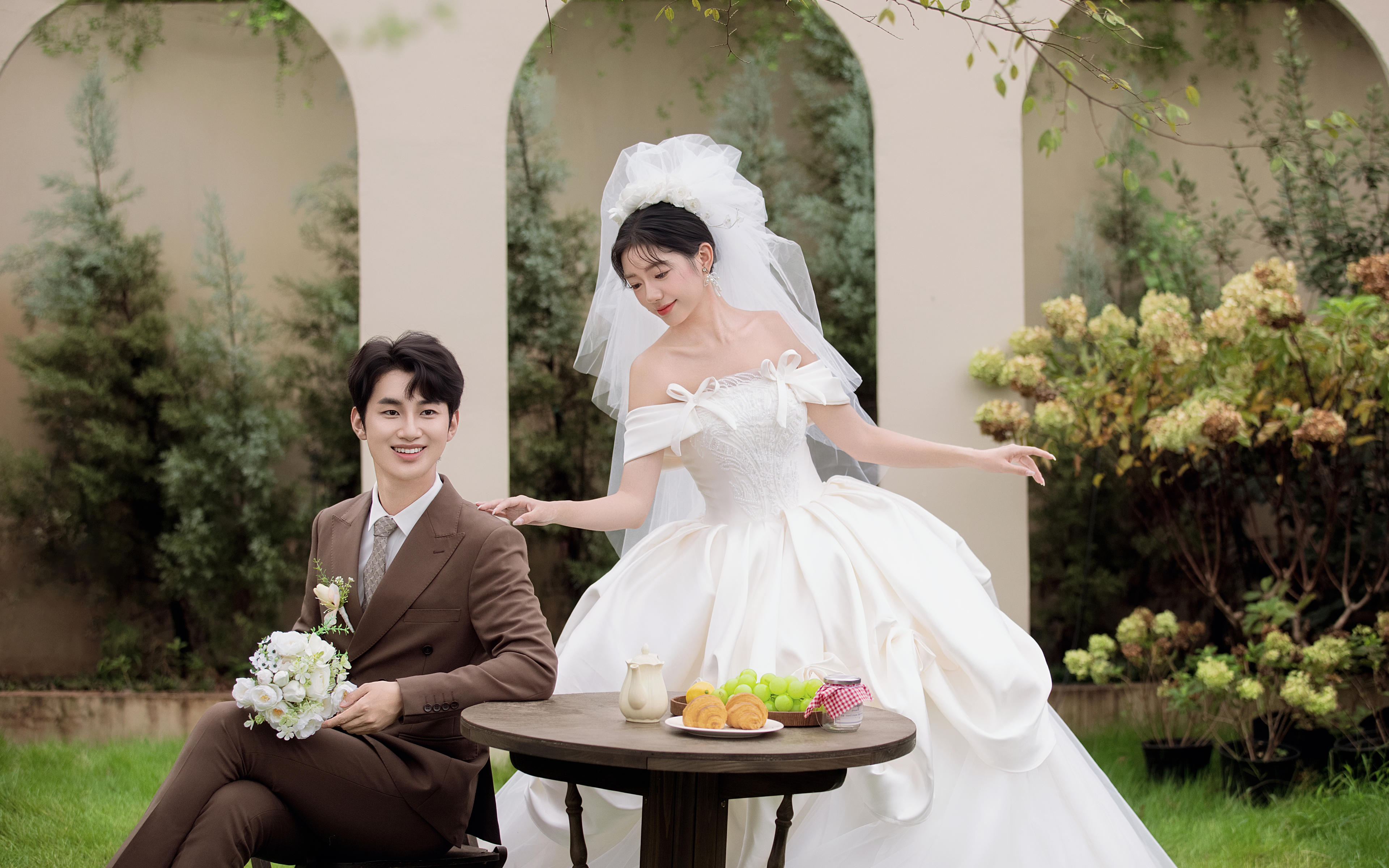 在法式花园里拍的婚纱照真的很不一样 | 上象摄影