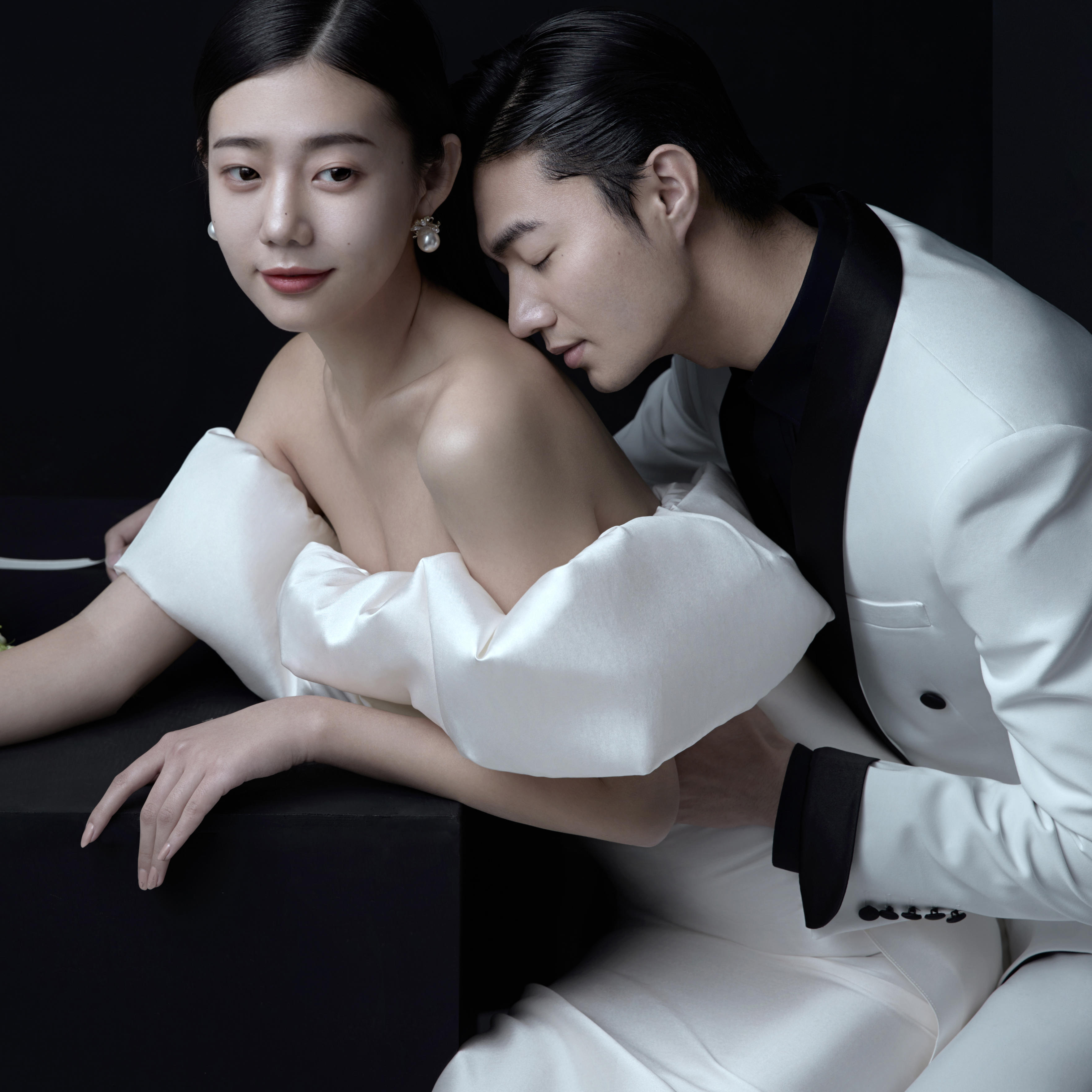 大牌经典《高级简约》时尚专栏婚纱照