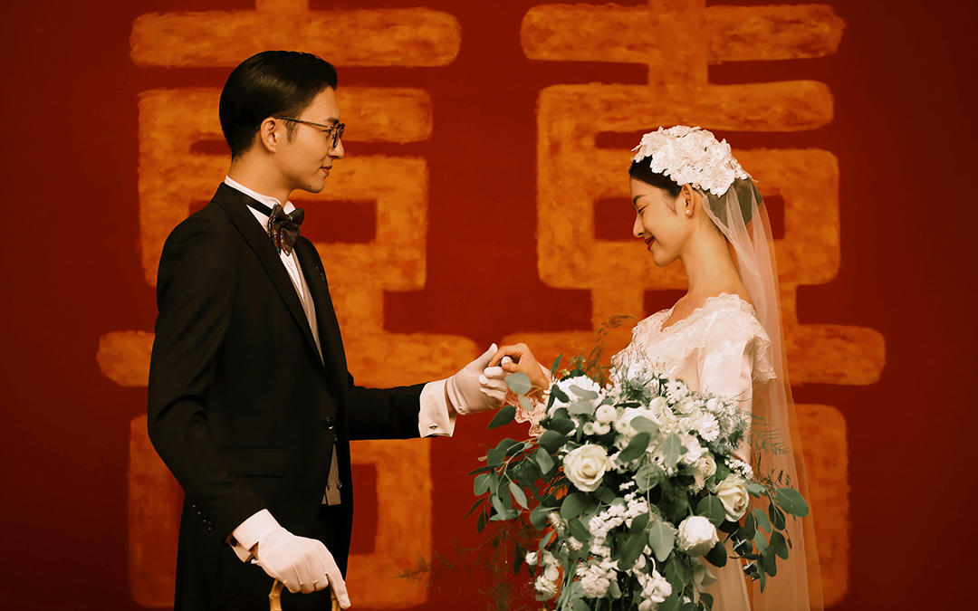 擁有年代韻味的風(fēng)格，復(fù)古喜嫁風(fēng)格的婚紗照！