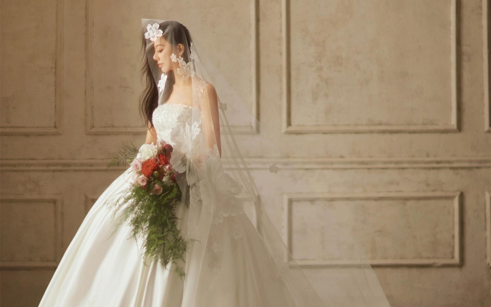 轻复古的韩系氛围感婚纱照～～～