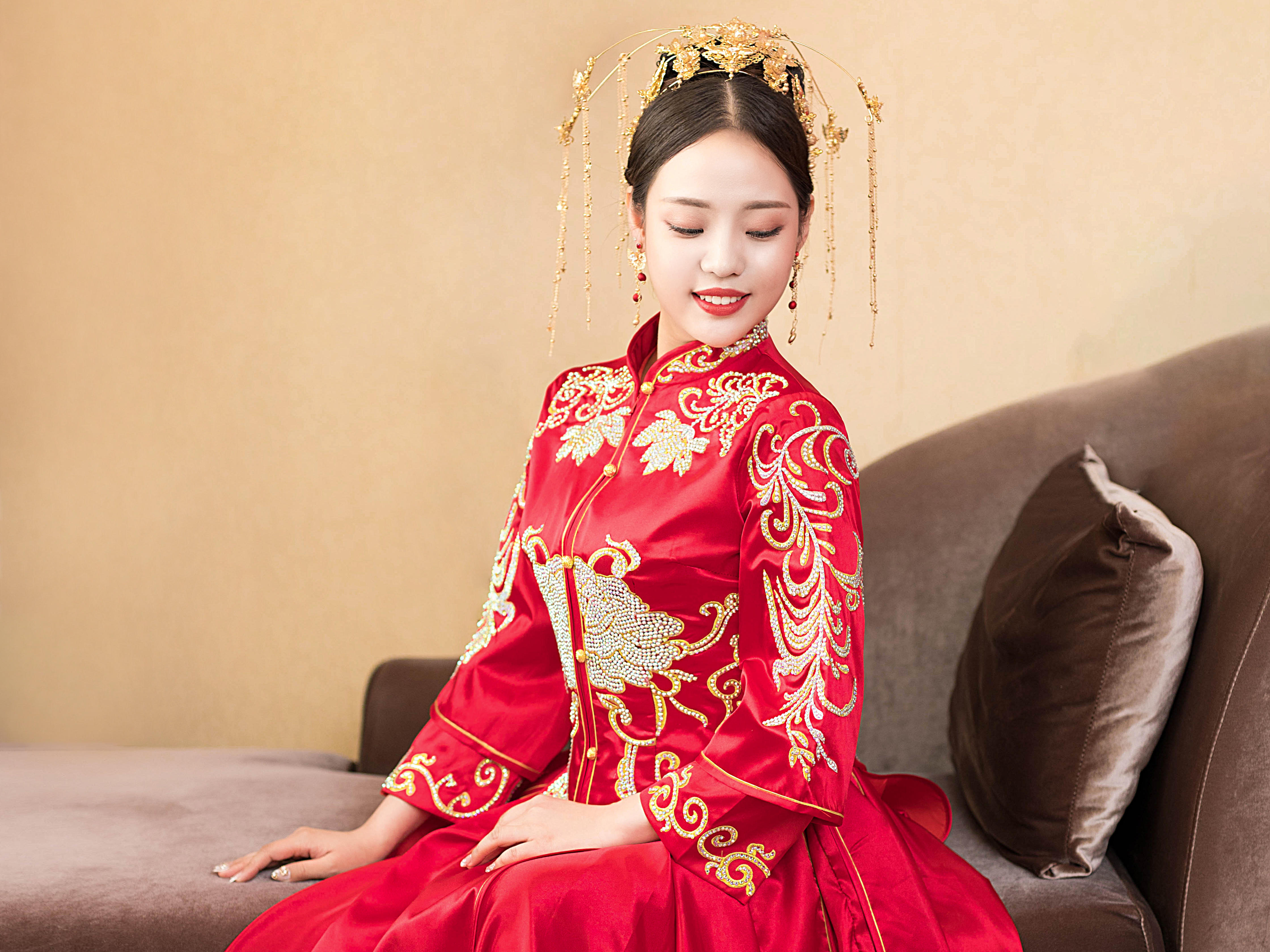 CoCo美妆 首席化妆师档  三服+三造型