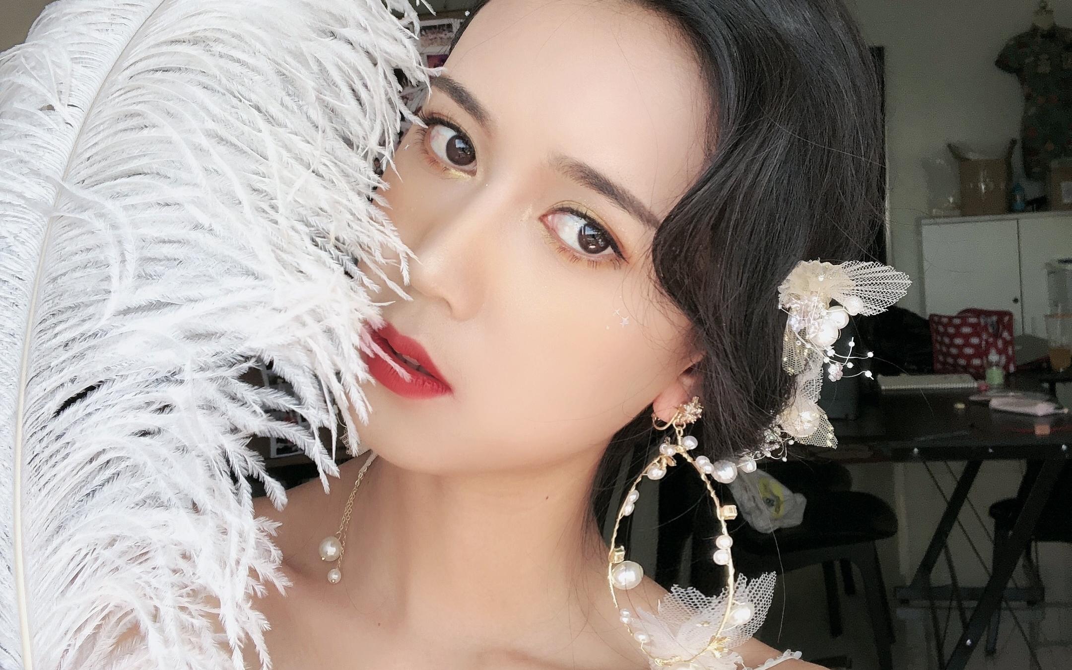 藝造型韩式唯美白纱新娘花絮自拍集分享