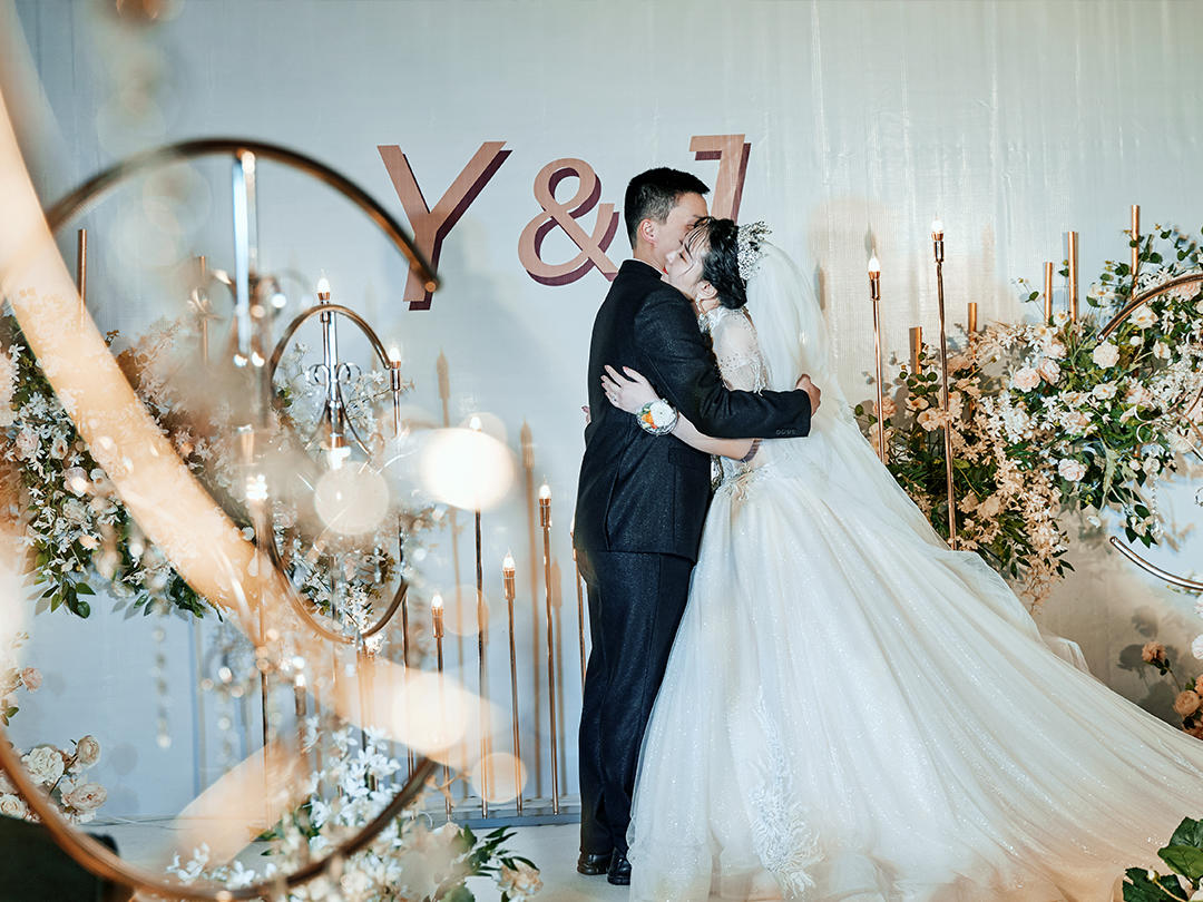 南充仪陇婚庆婚礼策划室内白绿小清新暗场婚礼