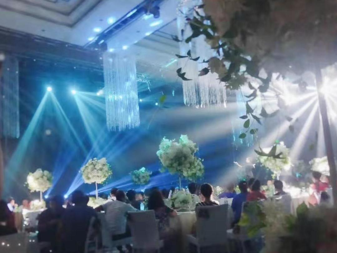 资深婚礼主持+专业流程策划