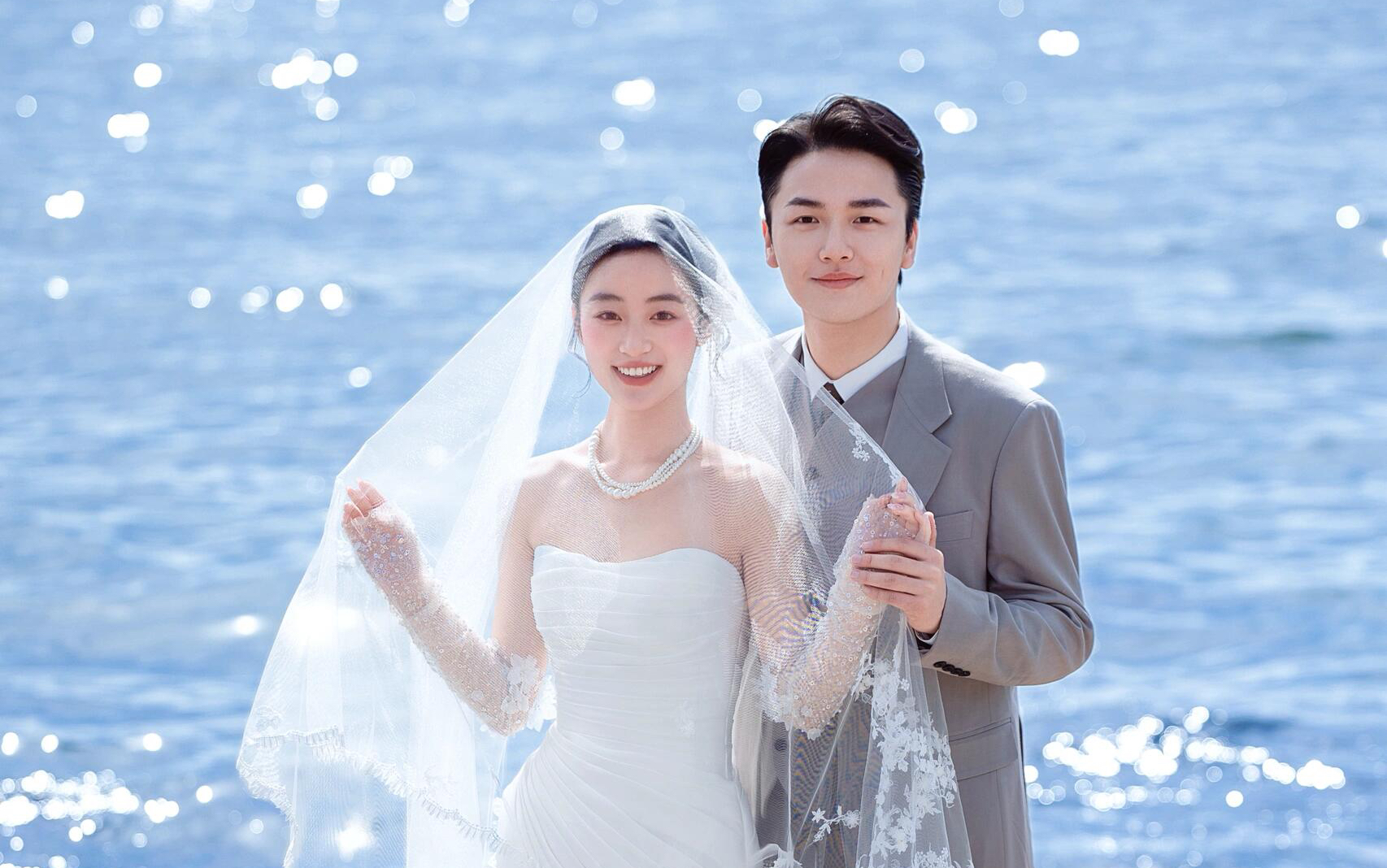 不挑人的海邊礁石婚紗照｜每一幀都像電影