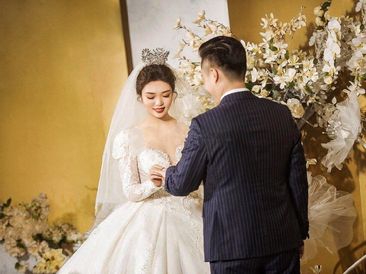 《红馆新娘》专家级化妆师----微微老师