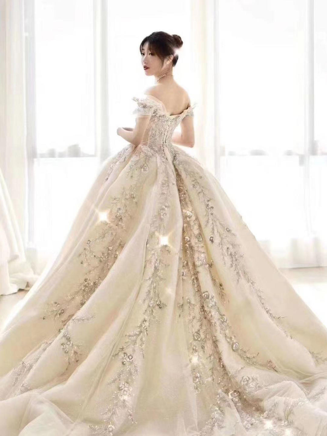 [缘定今生]高奢璀璨 婚纱【婚纱+秀禾+敬酒服】