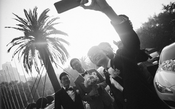  爱是喜欢靠在你身后,没有最好，仅有更好。