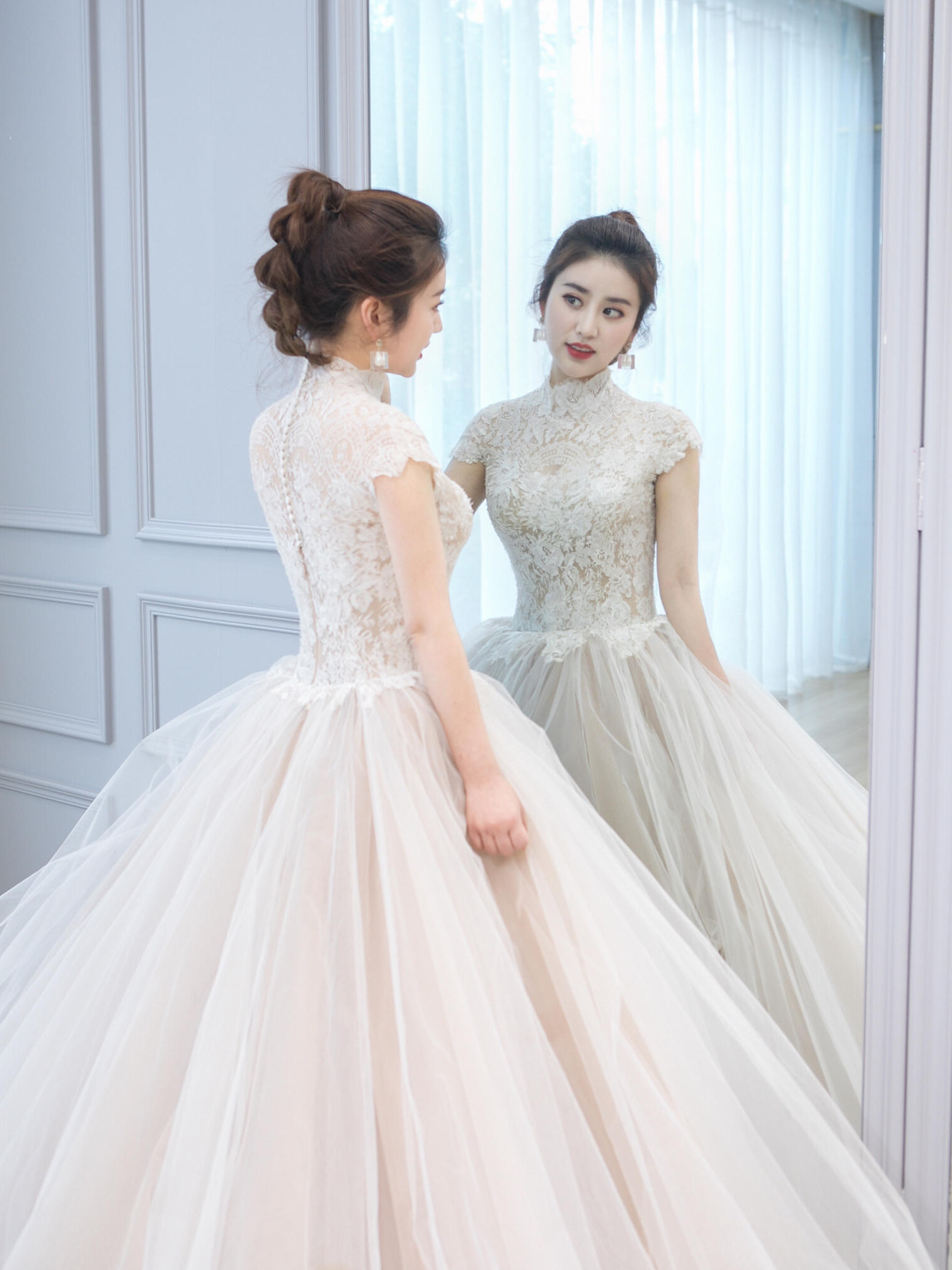 【董小姐婚纱工作室】秀禾服+仪式拖尾婚纱+敬酒服