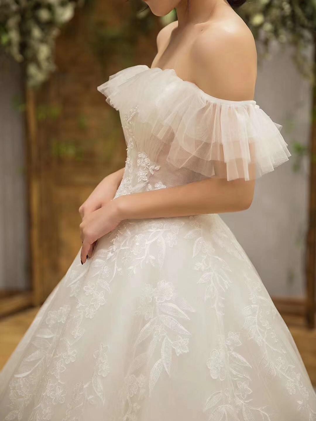 【秀禾+拖尾+敬酒服】送伴娘服+莫桑石项链+胸贴