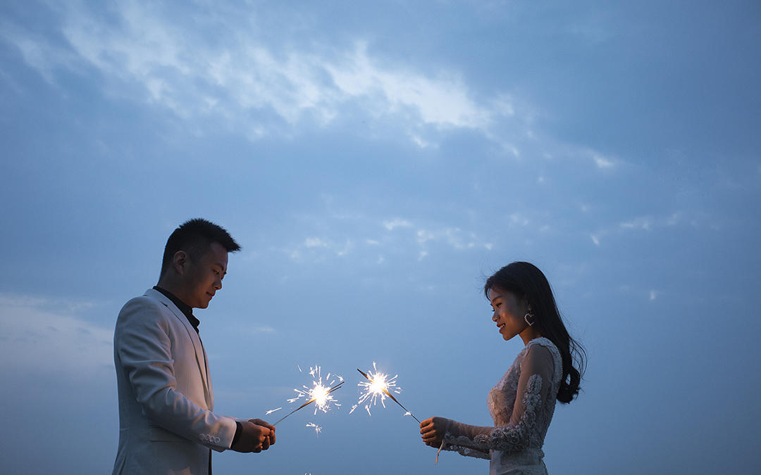 【主推套餐】婚礼跟拍五折+送孕妈照