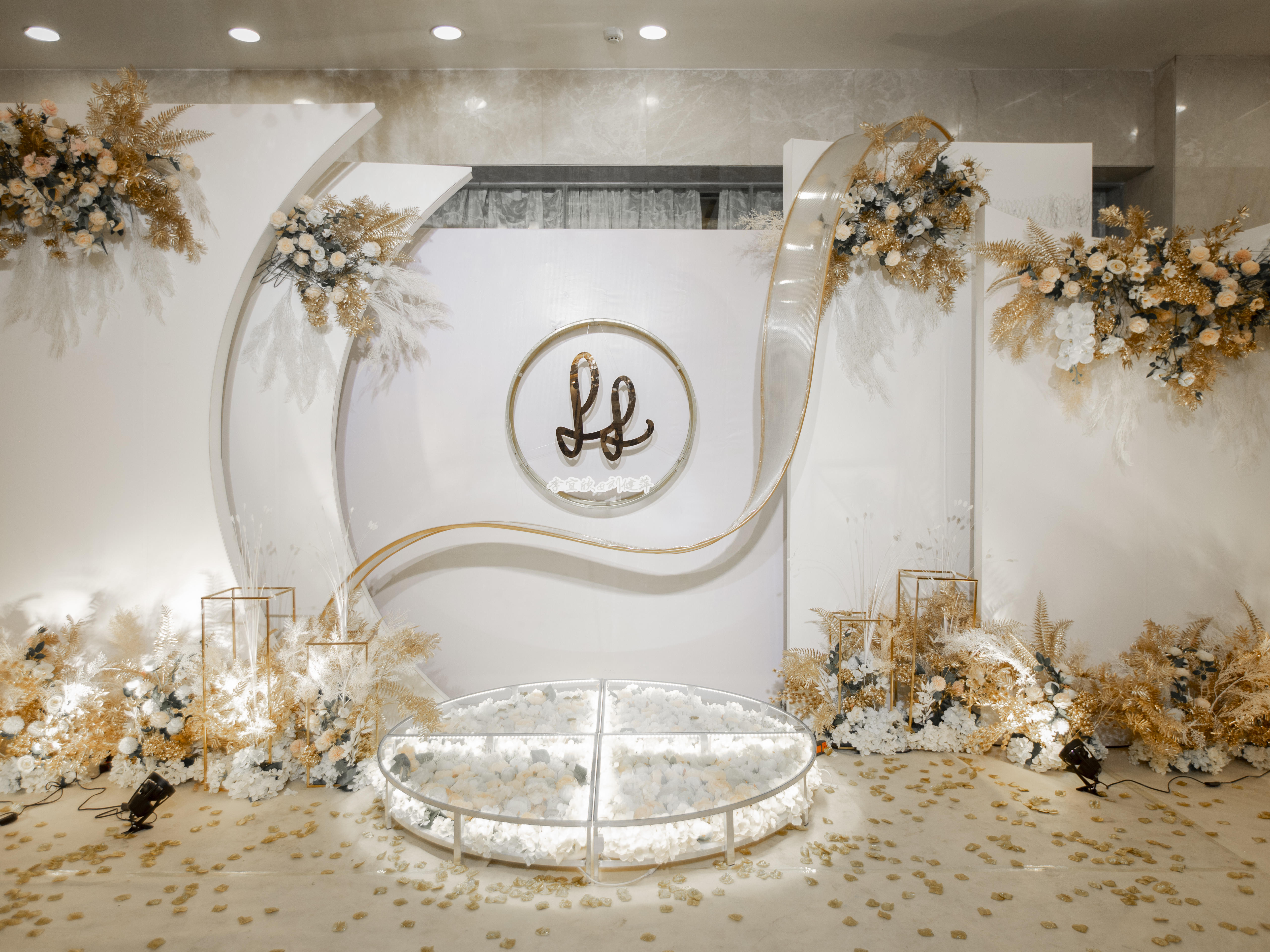 限时钜惠【爆款】香槟色西式大气