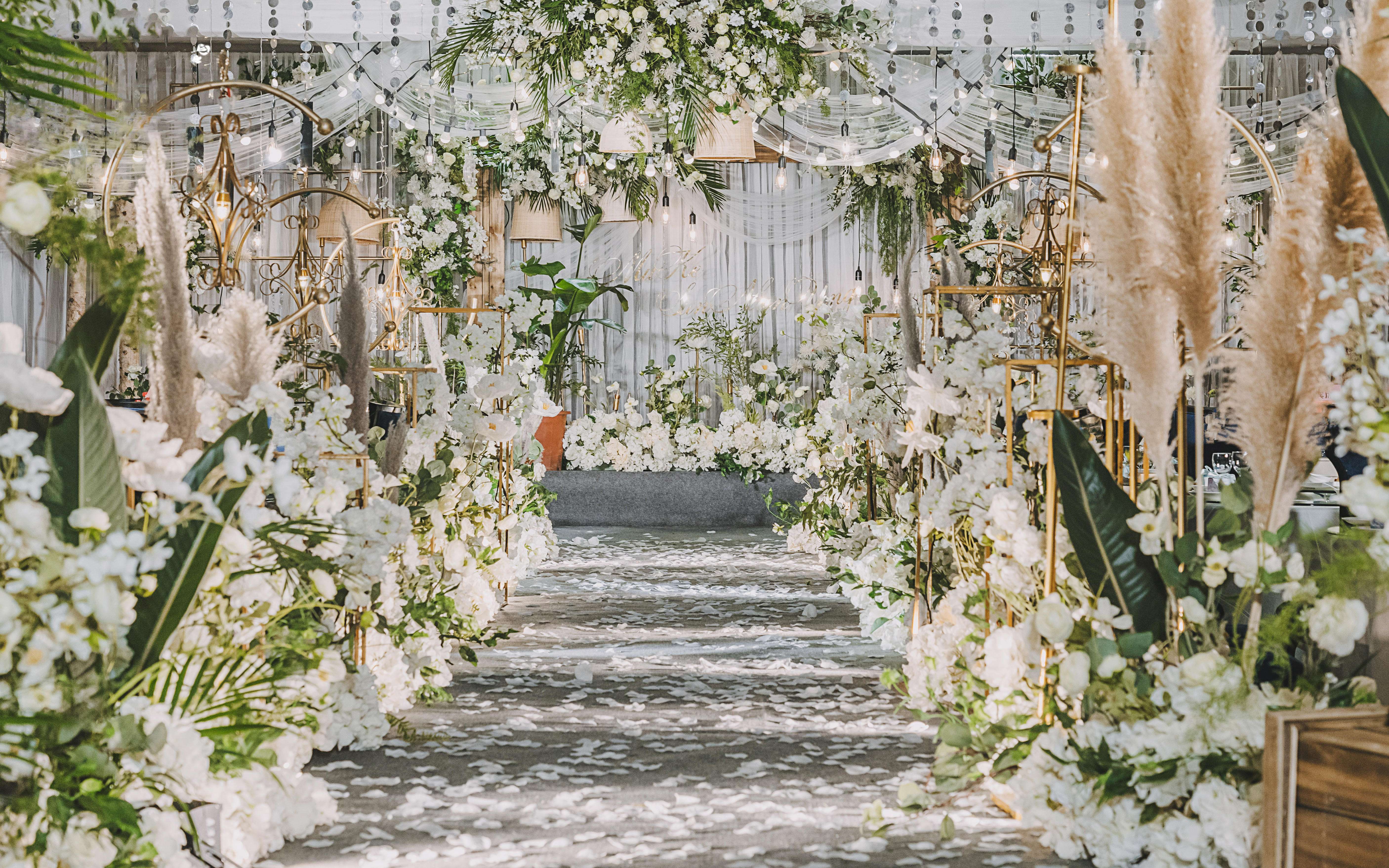 婚礼布置+摄影摄像跟妆主持【一站式统筹服务】