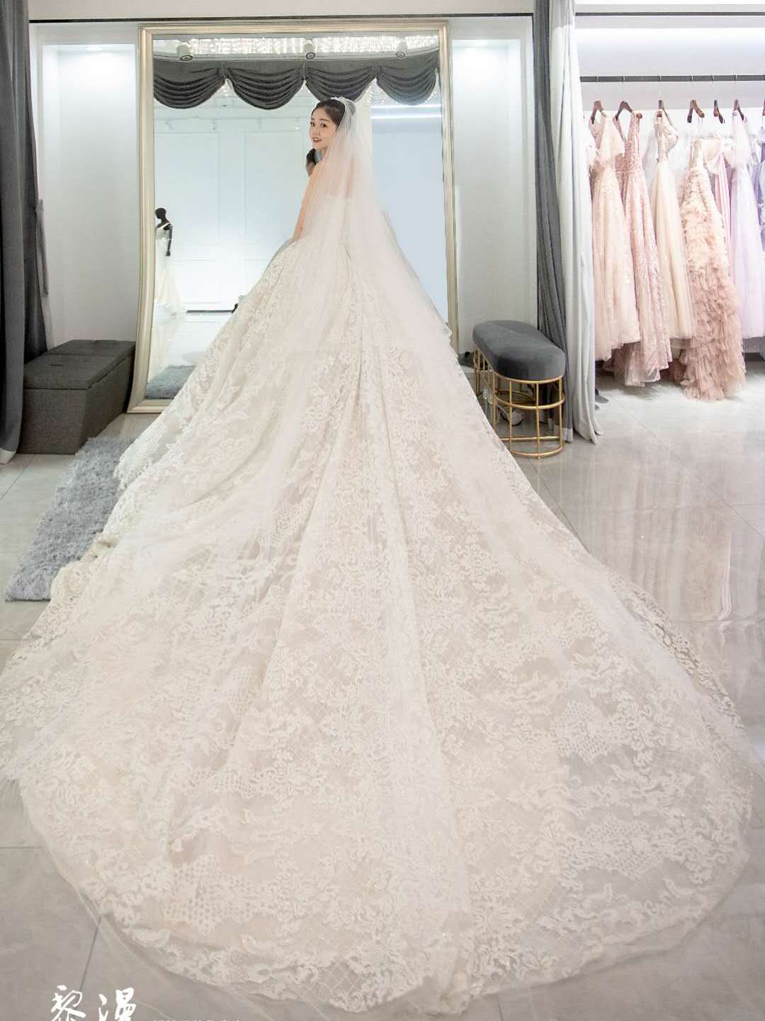 超值百万新娘力推】精品三件套婚纱礼服+伴娘服2套