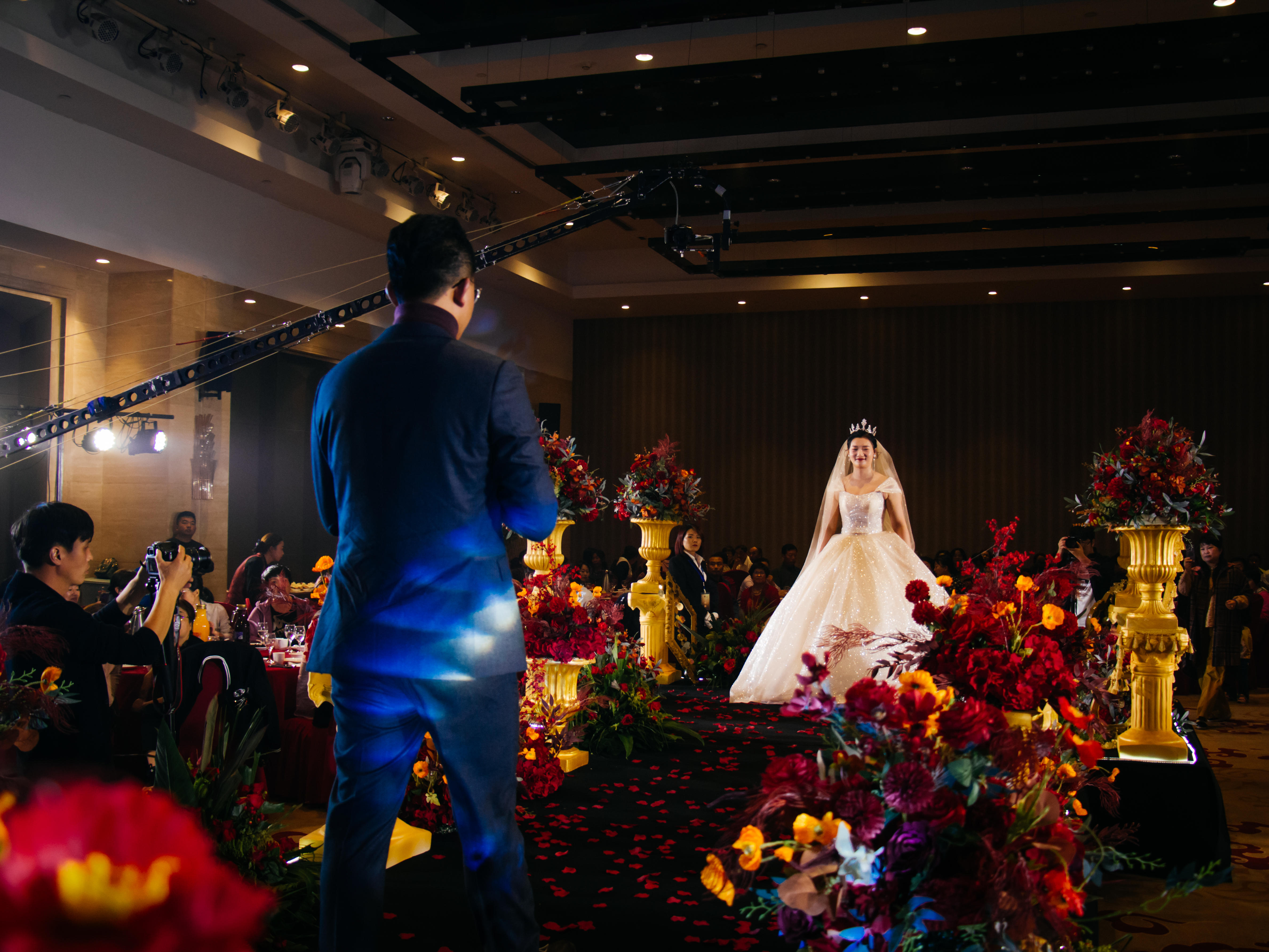 安阳迎宾馆酒店黑红金色系主题婚礼