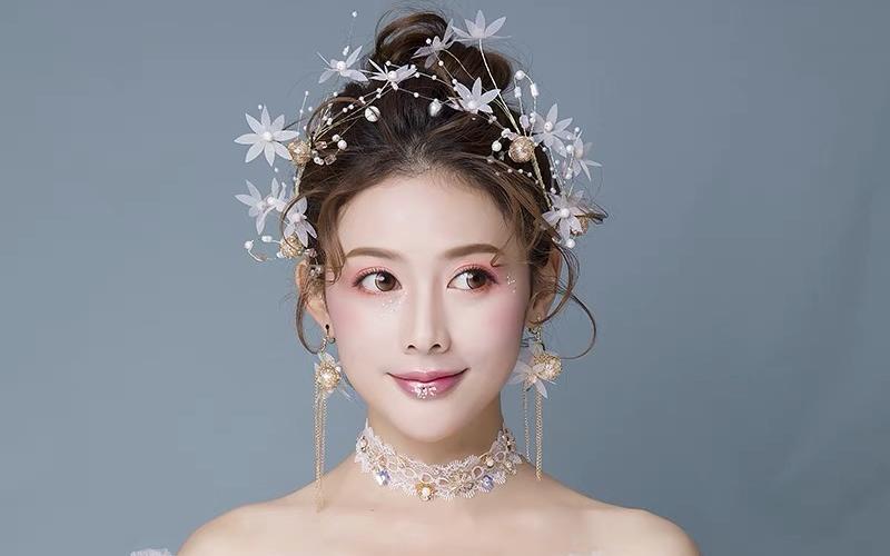 【专家新娘全天彩妆+亲友妆】