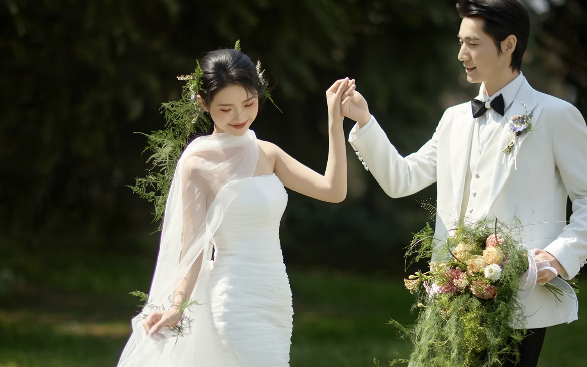 草坪森系婚紗照