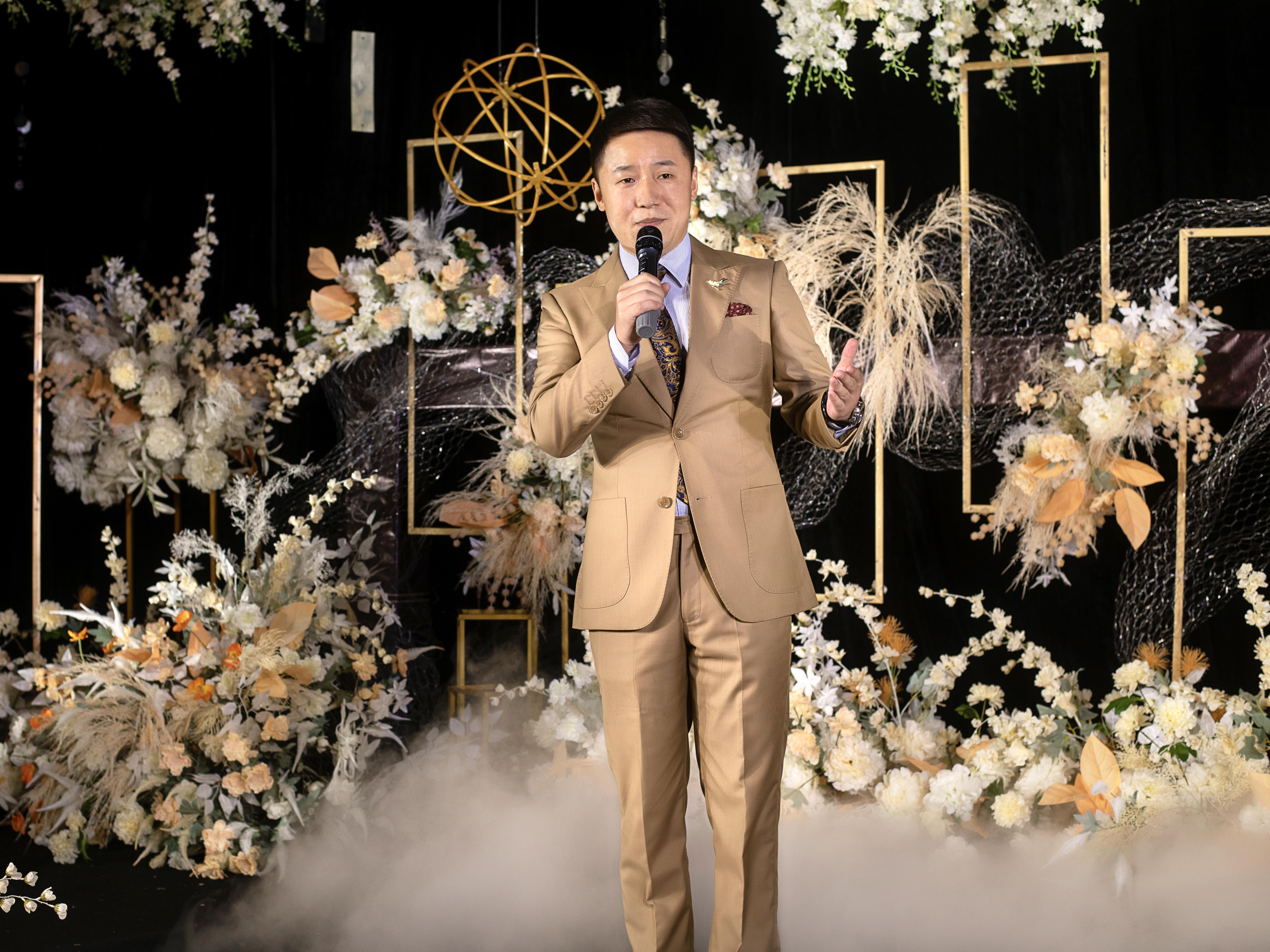 流程策划+资深主持+音乐制作+舞台编彩+舞蹈编排