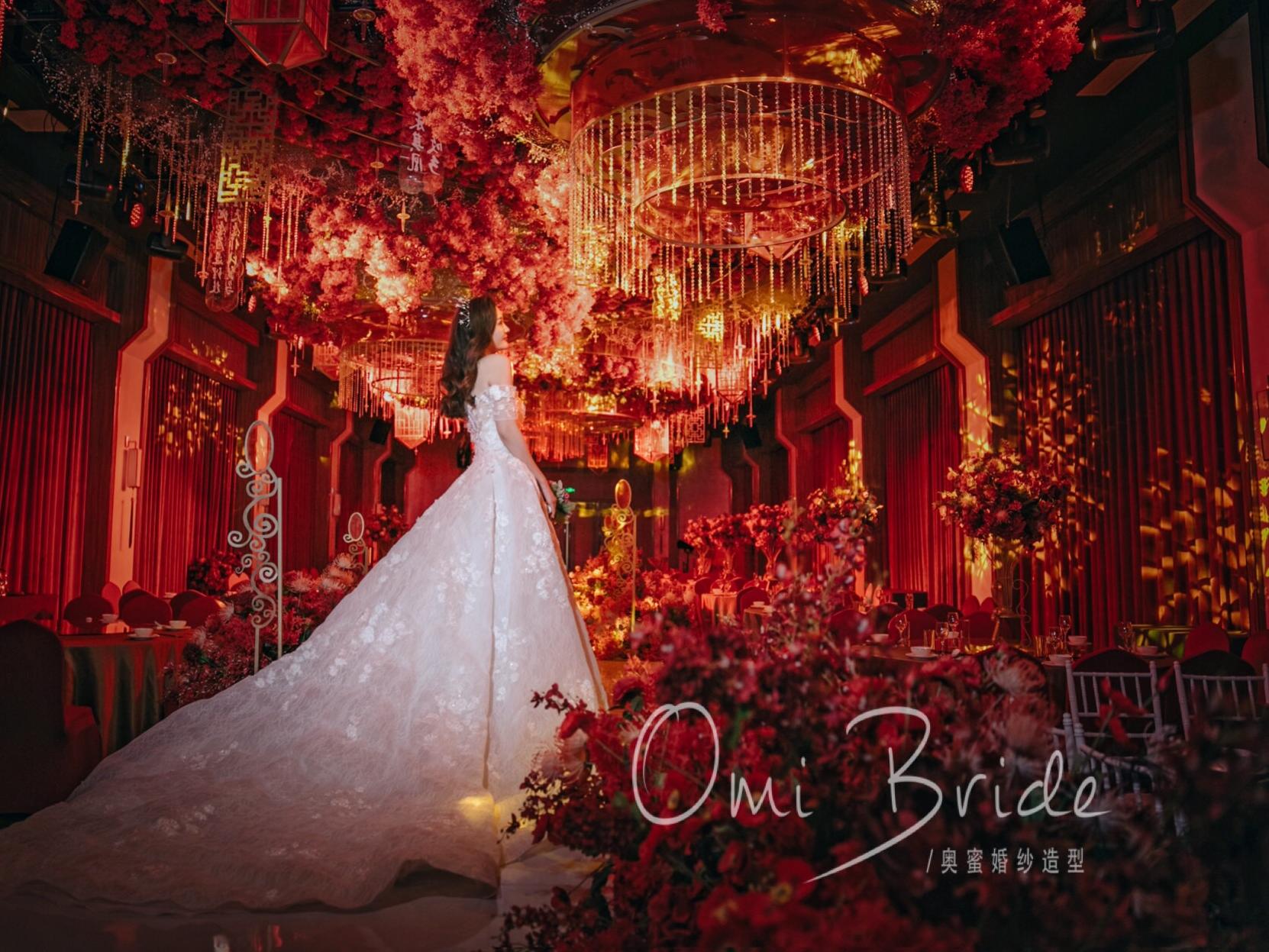 创始人10小时跟妆+婚纱任性(含手绣秀和)