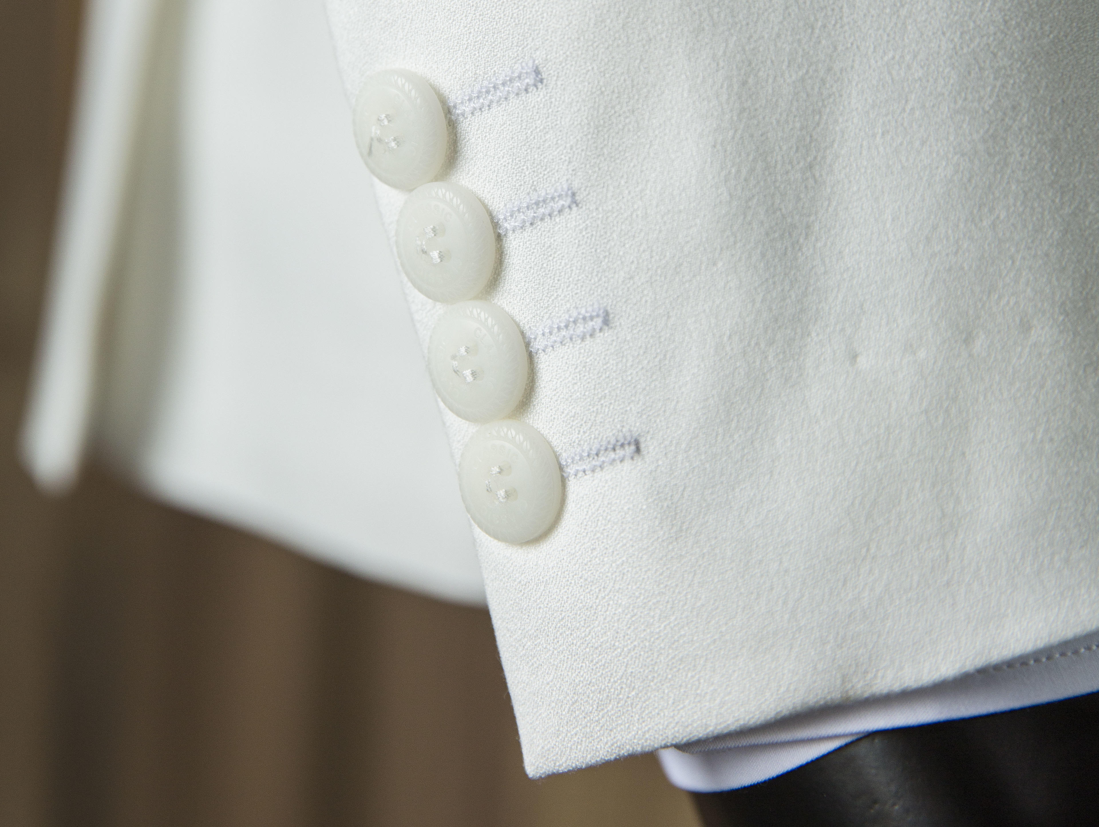 【名流青睐】高级西服买一套赠一套