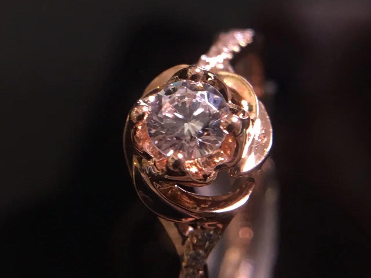 非梵钰禧｜18K金黄玫瑰花苞四爪小清新钻石戒指