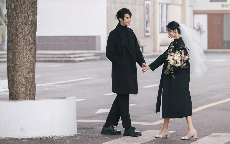 黑色風衣外景秋冬氛圍