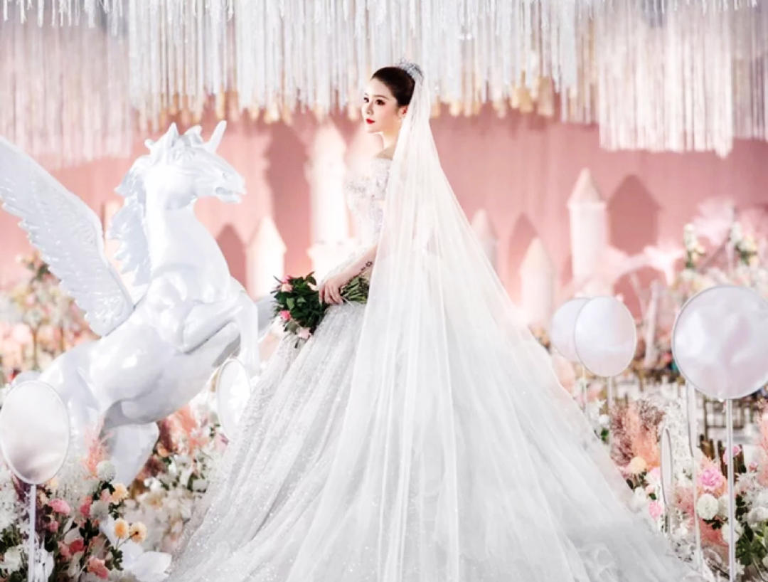 【告白情书】人气爆款轻奢系列西班牙品牌婚纱