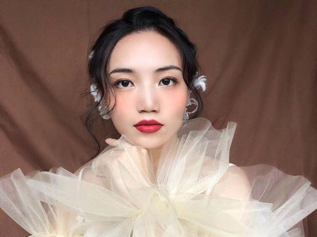 鑫简派美学   资深化妆师   全程  跟妆