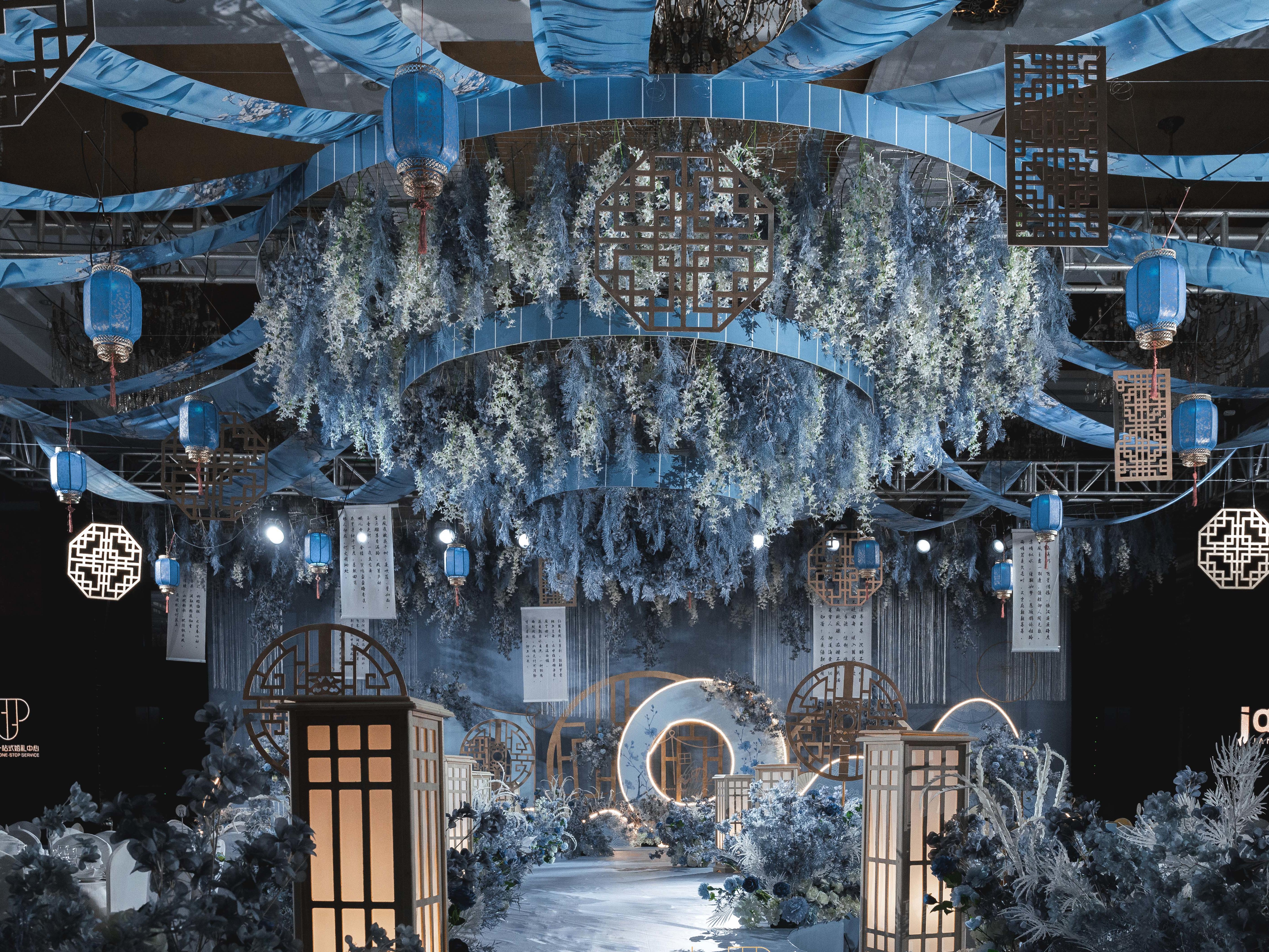 [经典雾霾蓝]大吊顶婚纱+好礼相送