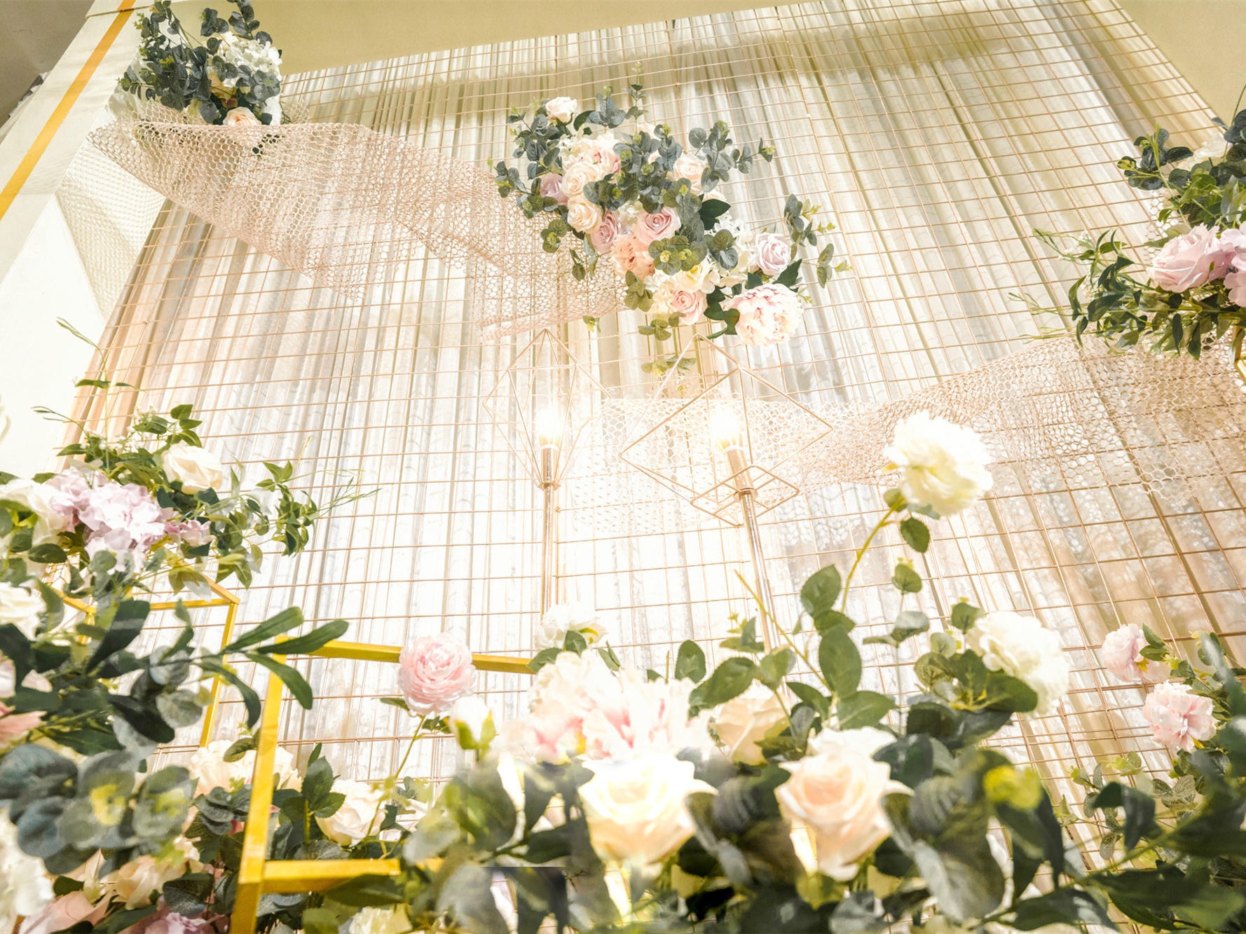 适合小场地的婚礼 万元内预算即可布置