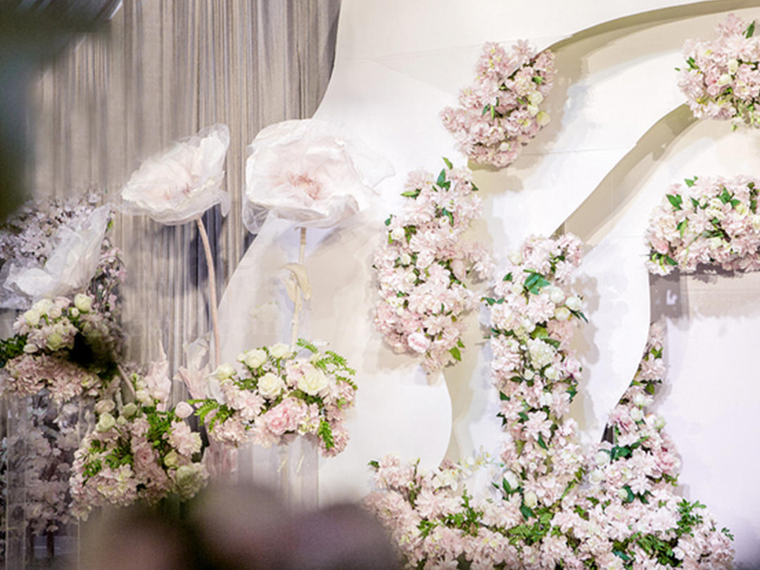 【让你无法想象的火爆套系】银灰白调 梦幻婚礼套系