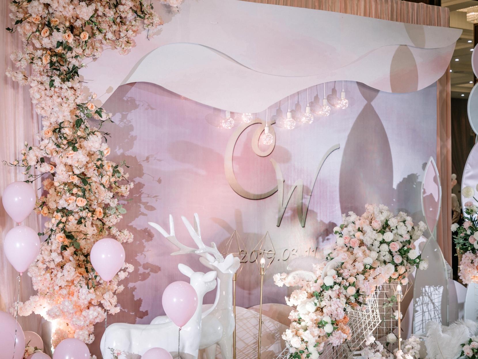 WE我们婚礼策划《粉色梦幻城堡》系列