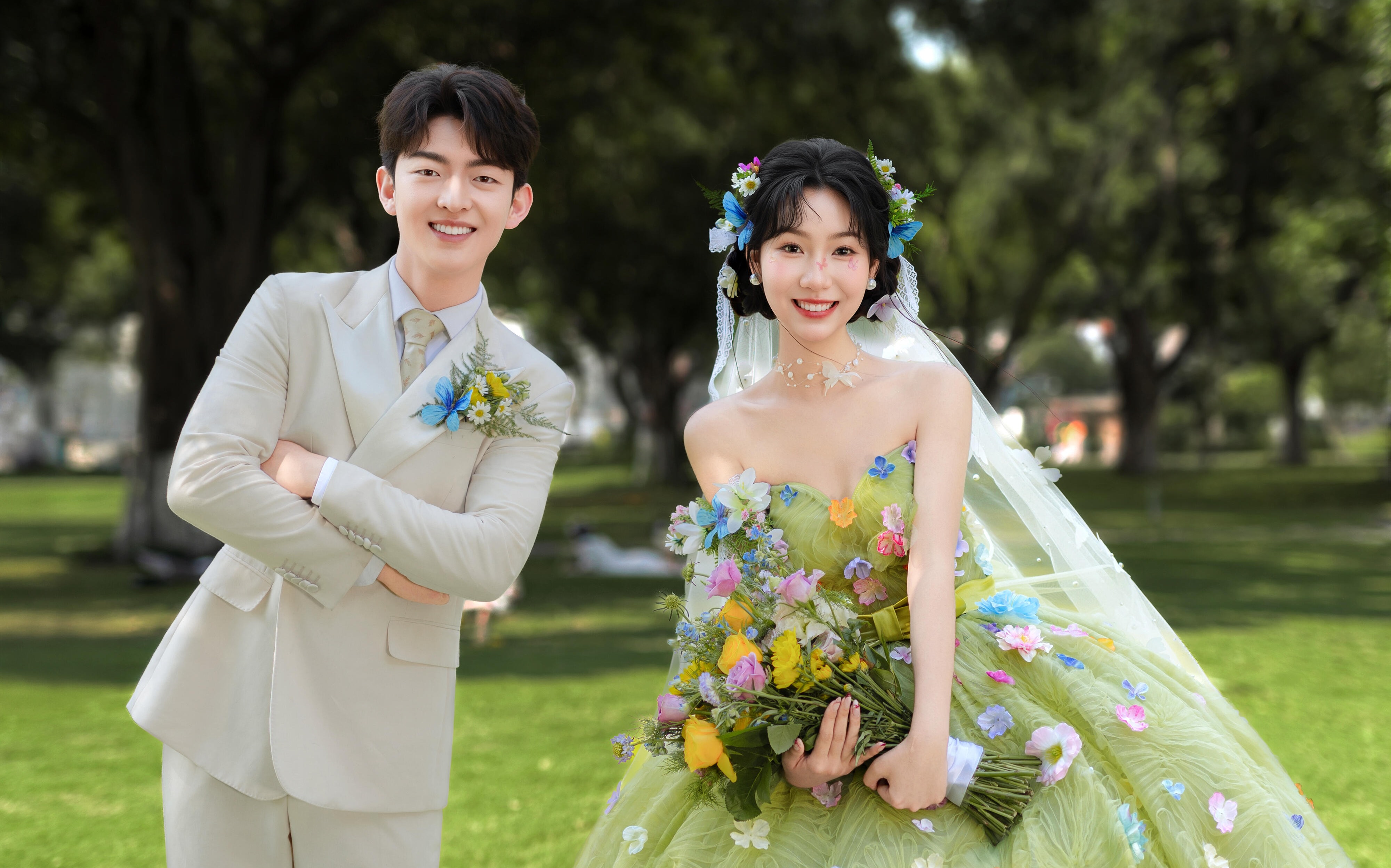 【全网超火的绿野彩纱系婚纱照】