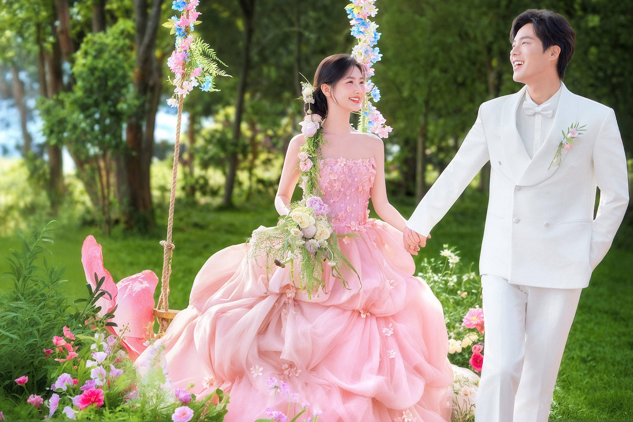 私奔到花海！婚紗照甜到??被閨蜜追著問爆