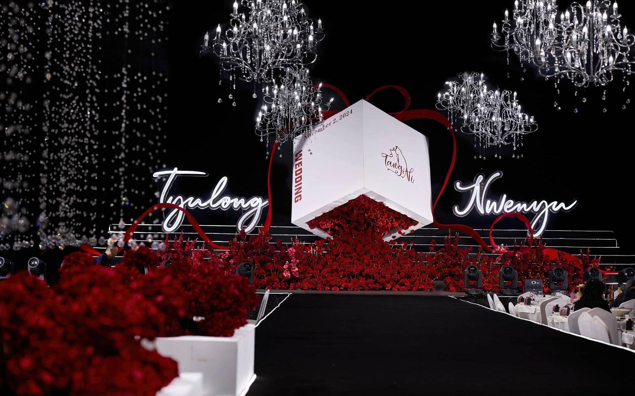 馨约婚礼-红白色极简水晶玫瑰