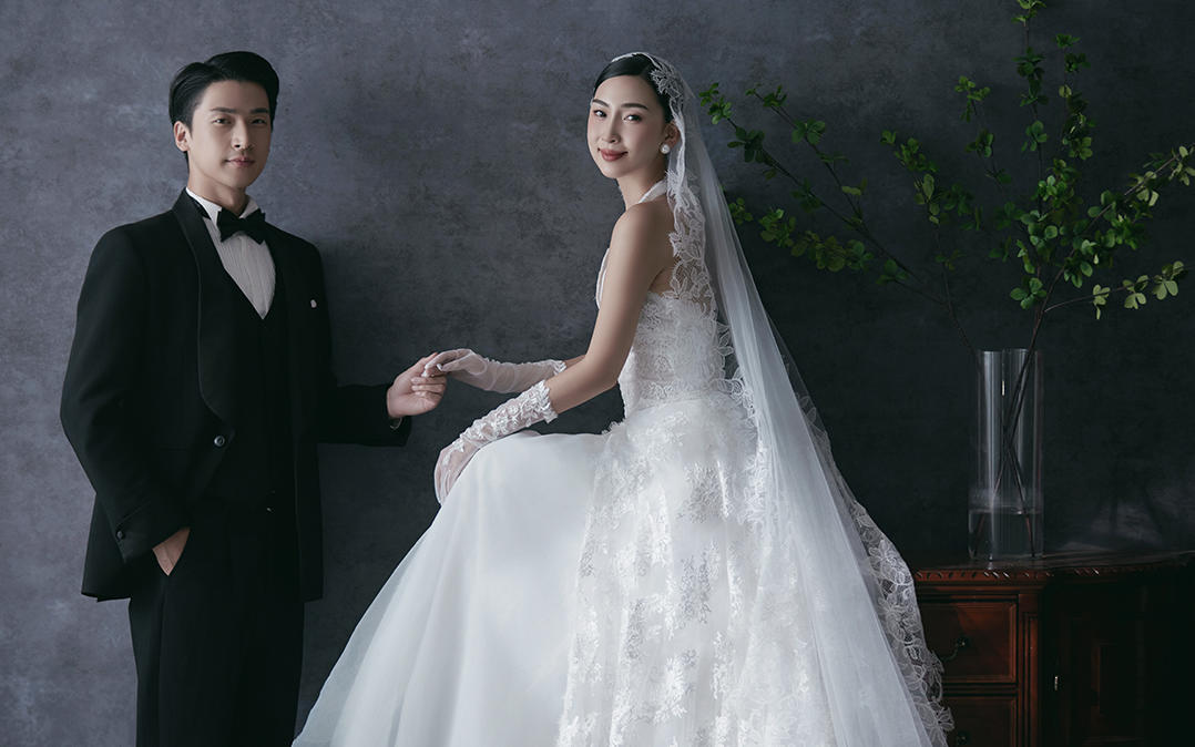 白与黑的碰撞拍出属于你的婚纱照