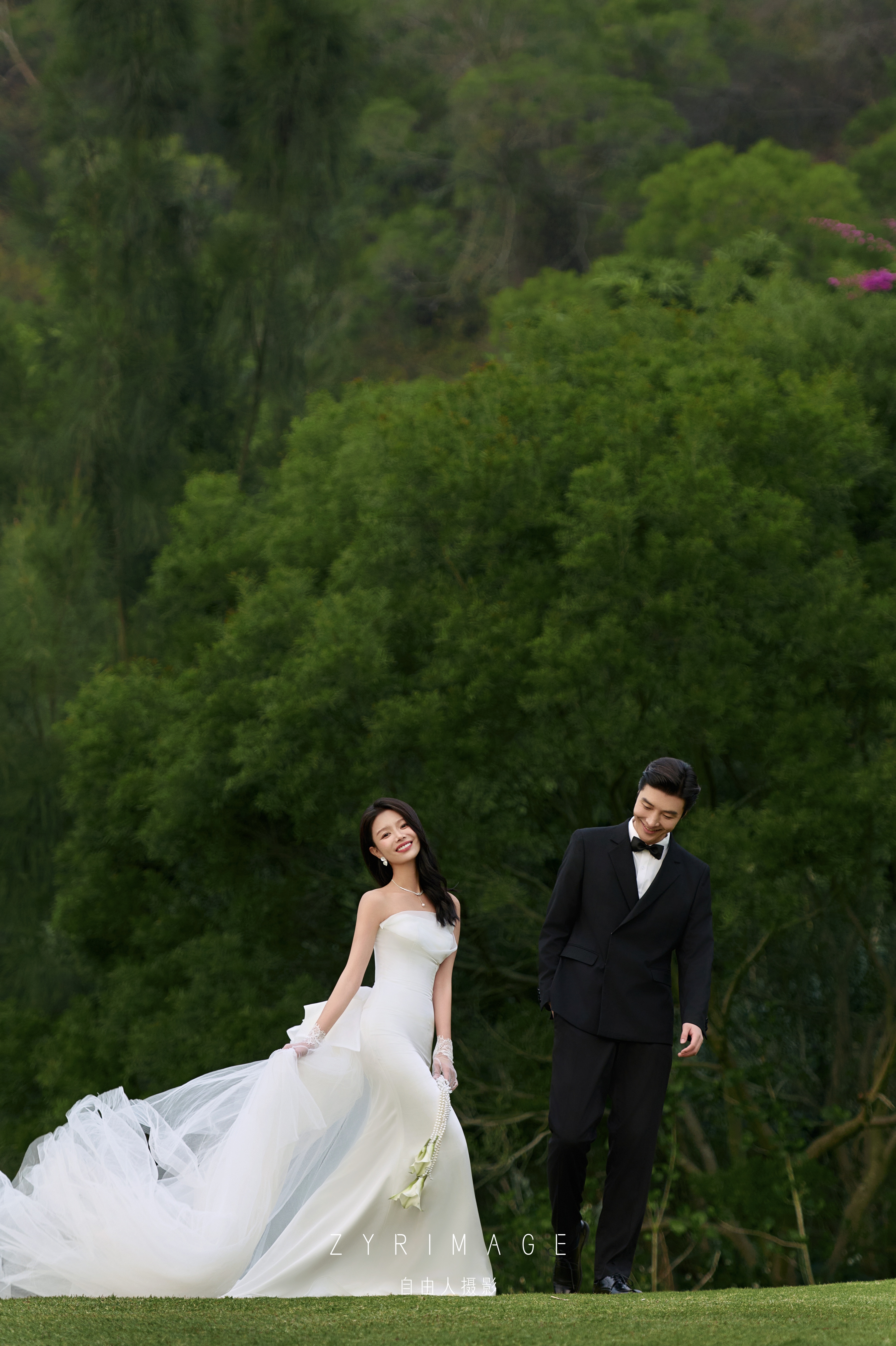 【性价比高】超火的极简婚纱照+含8套+档期优选