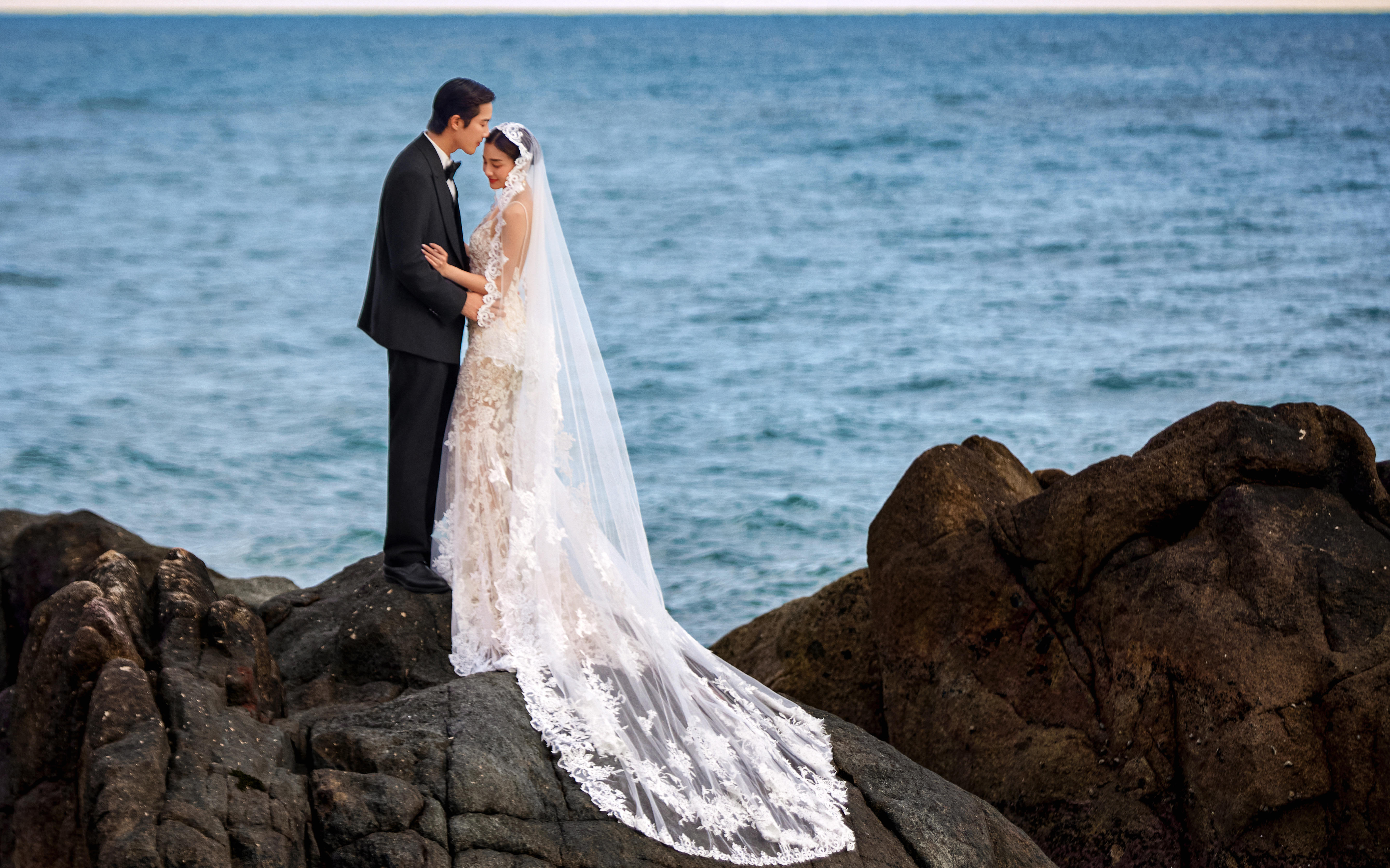 三亚没白来❗️拍到了超美海边礁石婚纱照