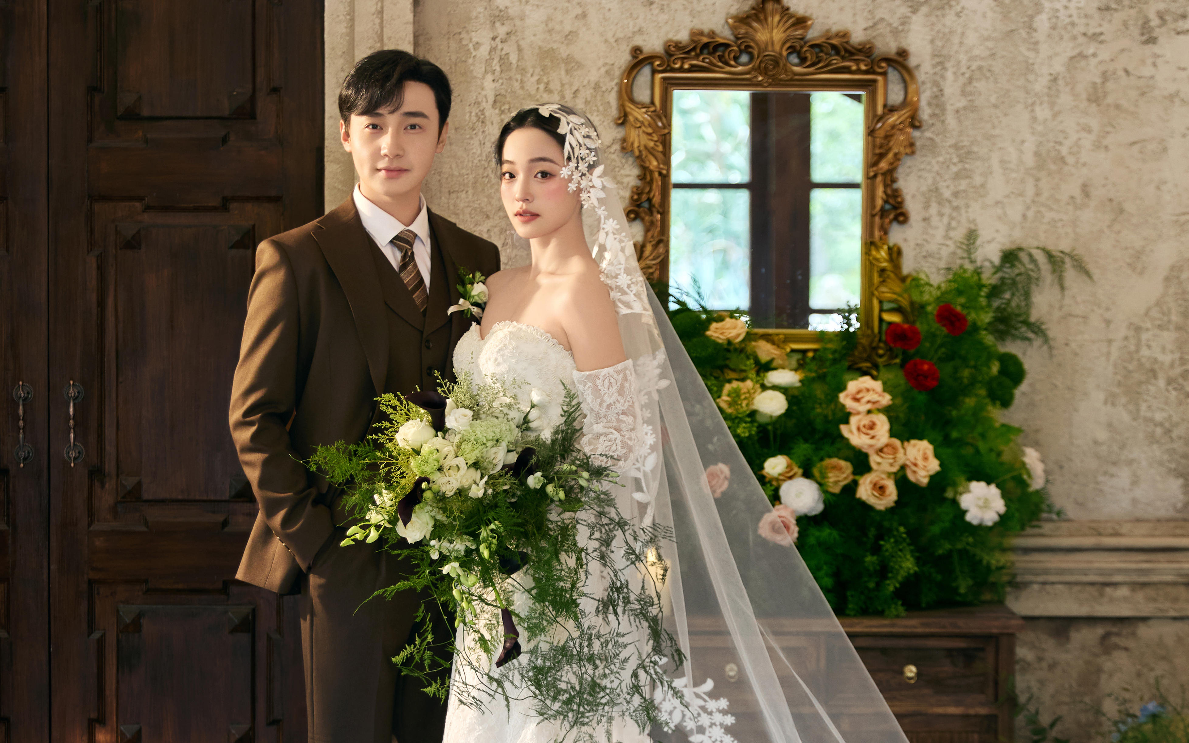 啊啊美神降臨！我愿稱之為復(fù)古婚紗照天花板