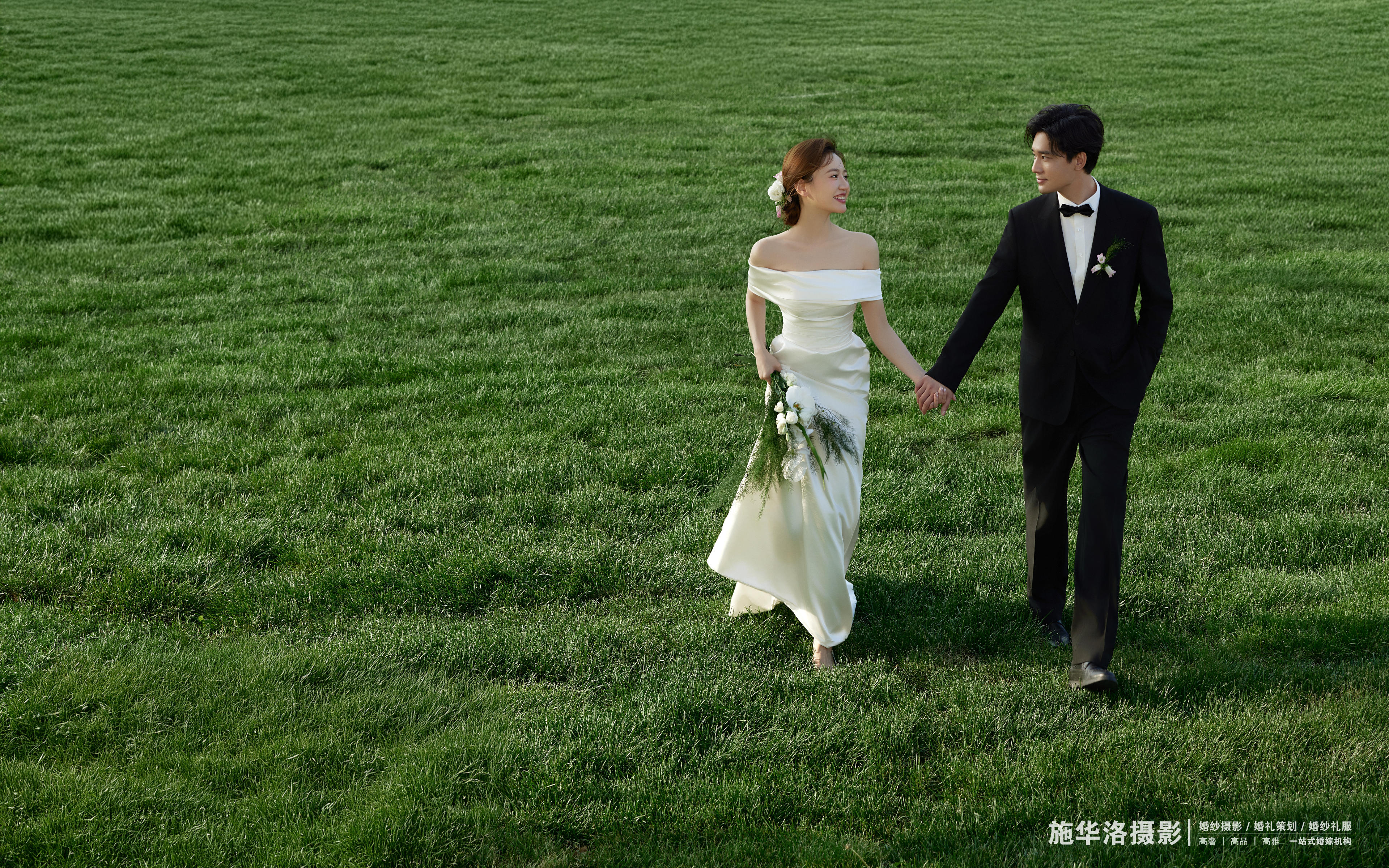 發(fā)絲都在發(fā)光?草坪婚紗太仙了！
