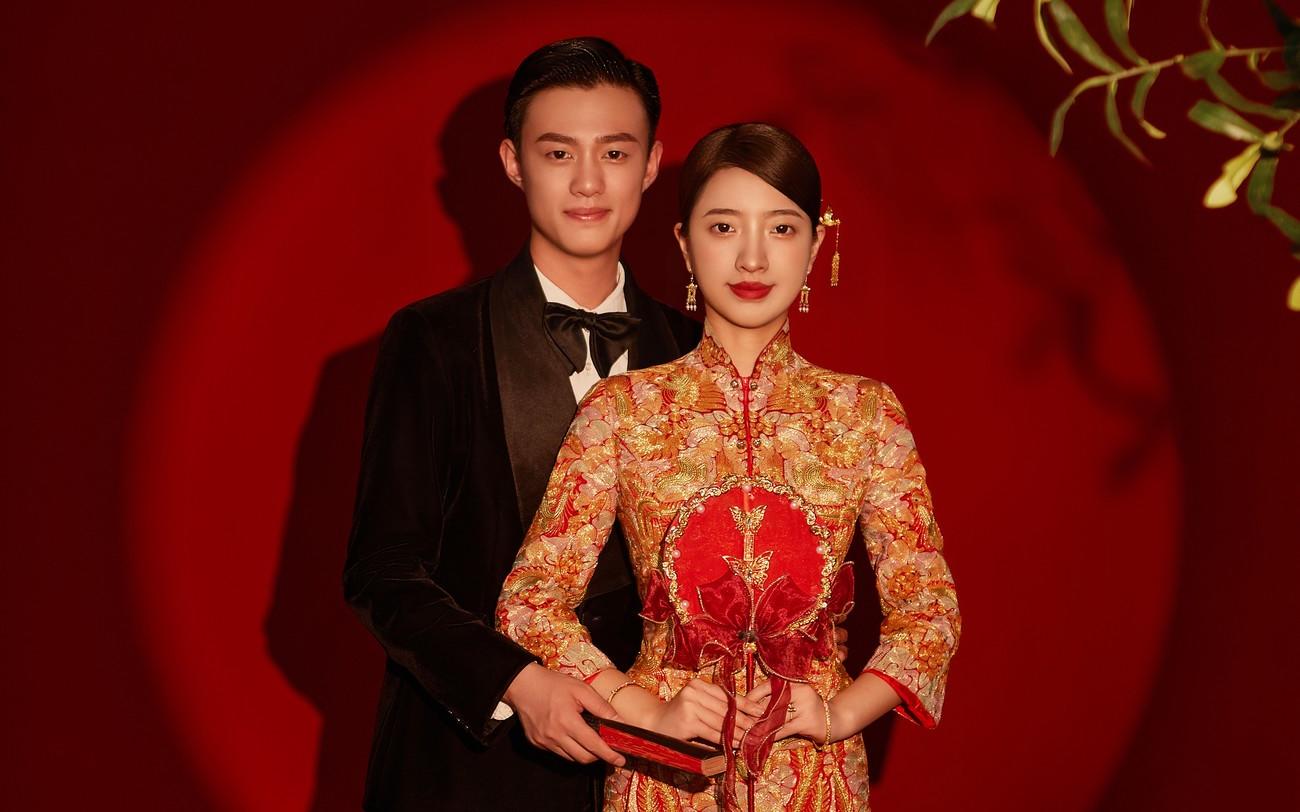 创新喜庆中式婚纱照