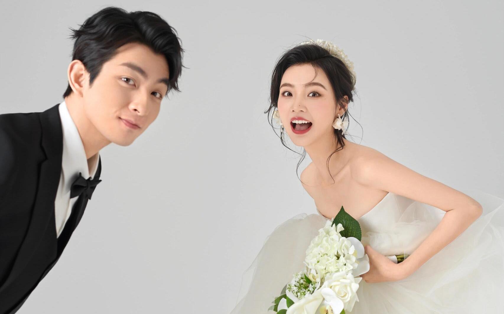 室内高级感婚纱照 