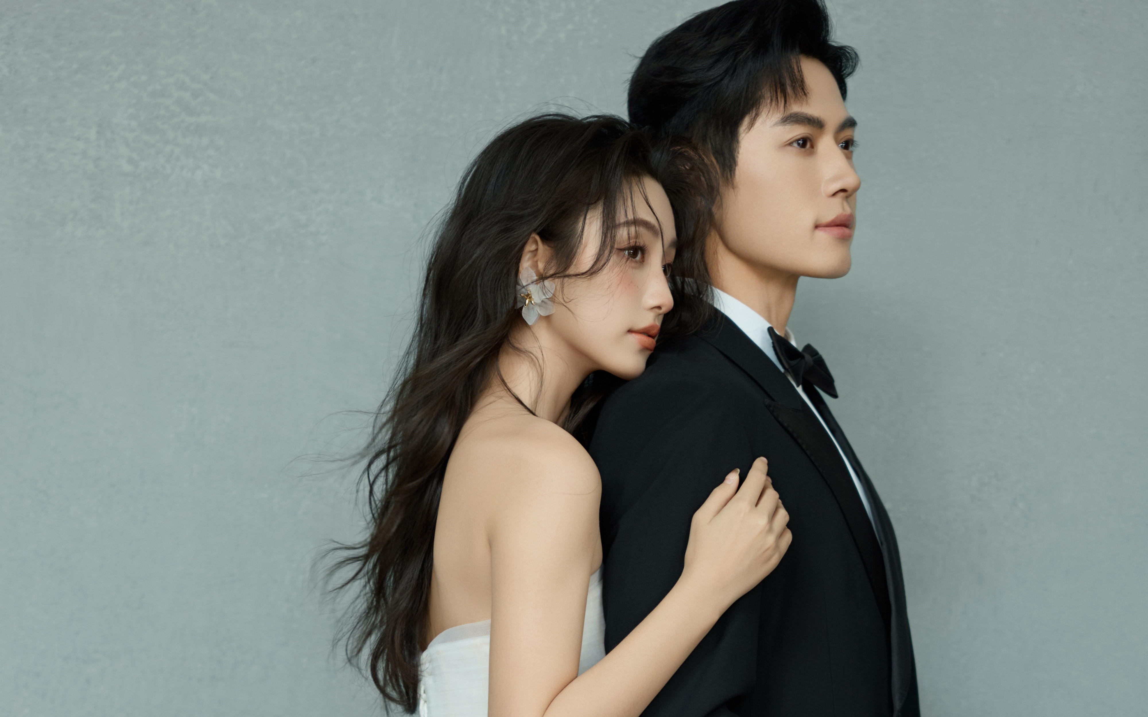 家人們誰懂啊！這組極簡風婚紗照高級感絕了