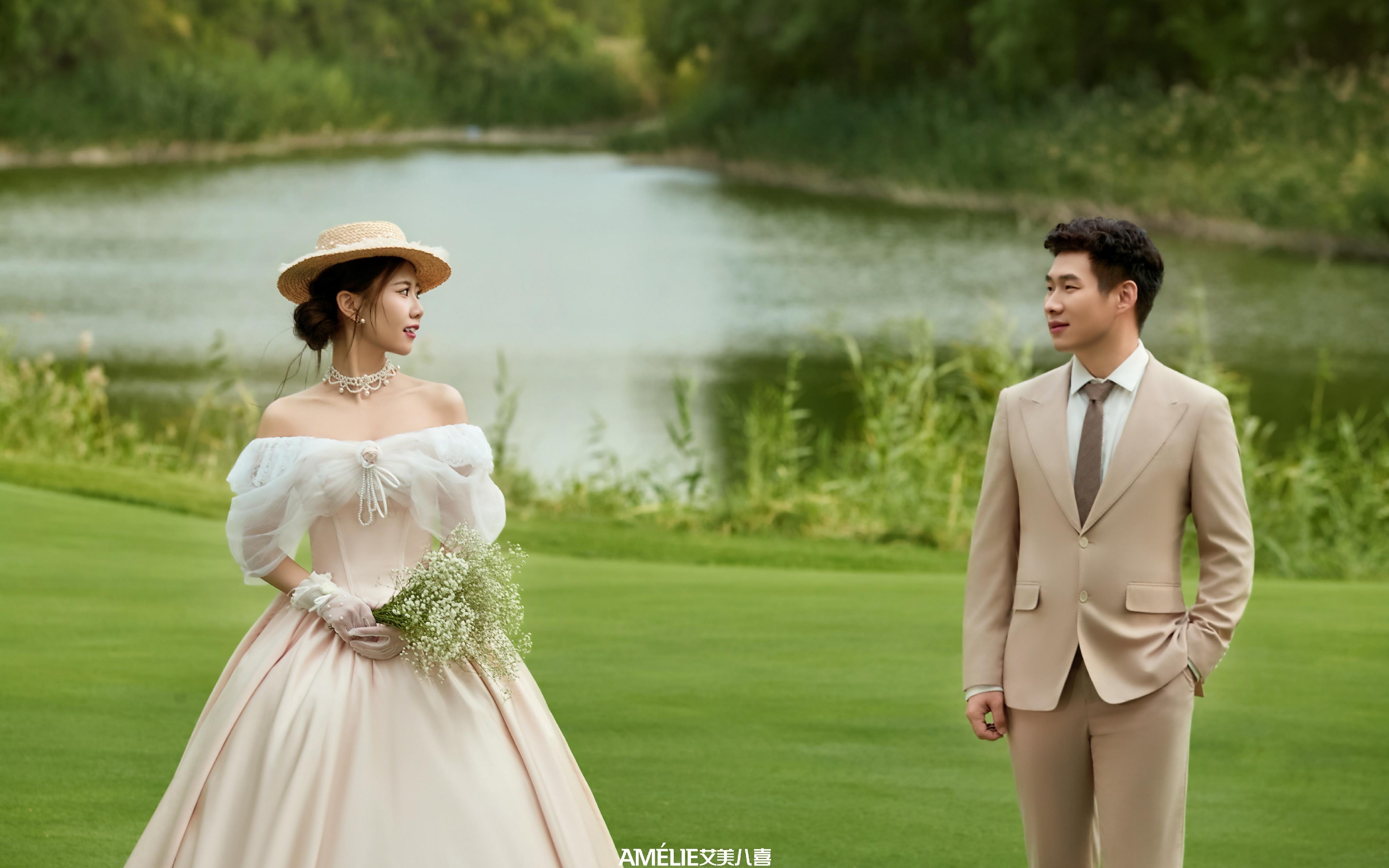 草坪浅纱婚照！优雅感拉满🌿