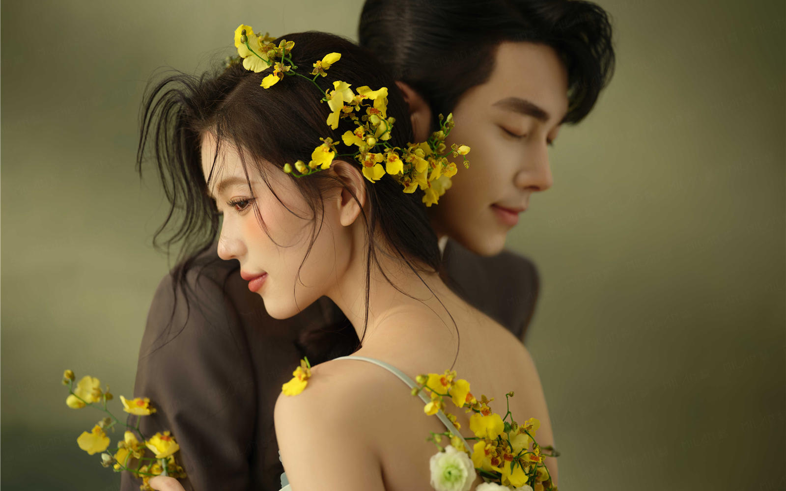 把春天揉进婚纱照里 轻纱+黄兰瀑布也太仙了