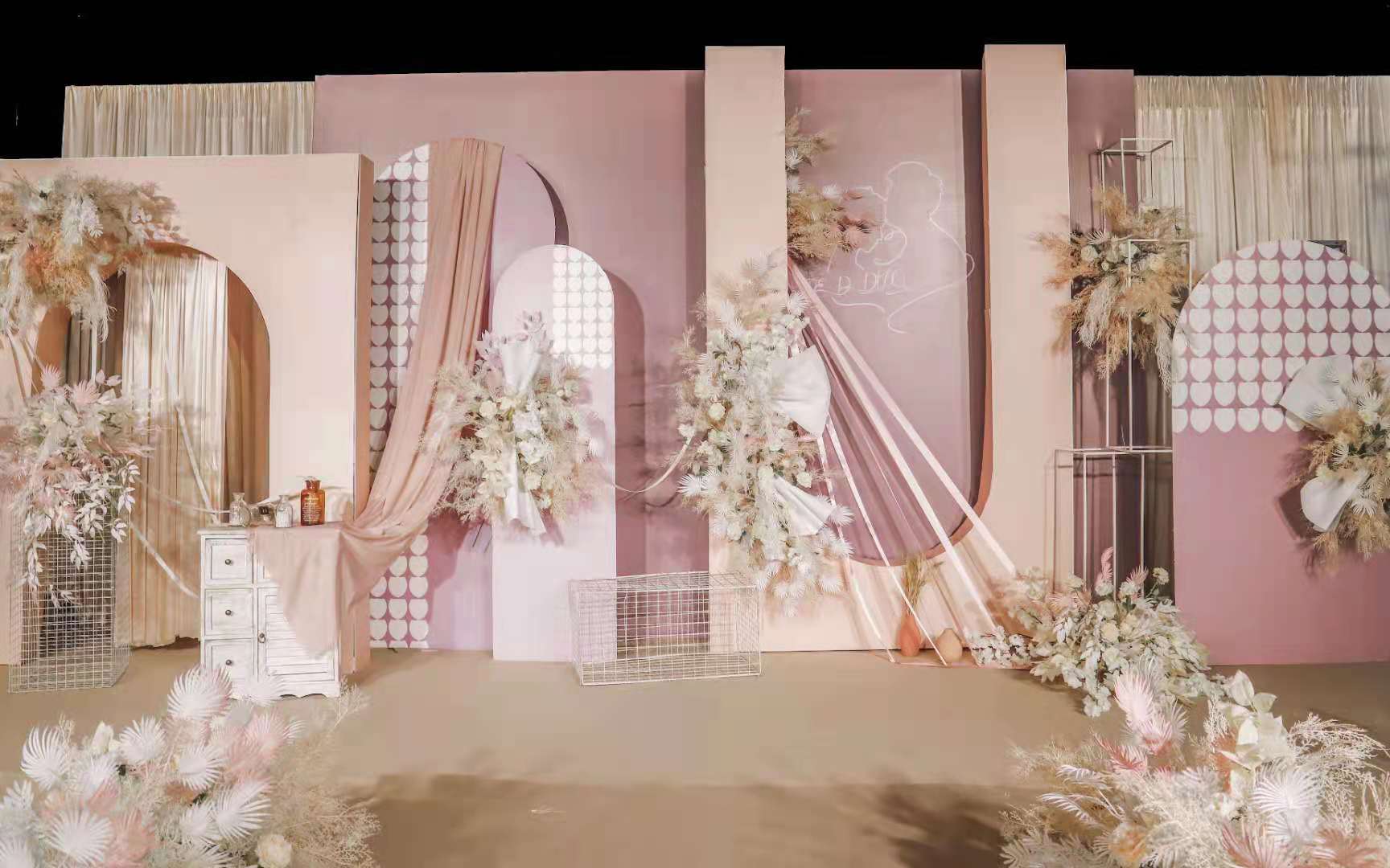 9800就能来一场这么精致的草坪婚礼并含四大金刚