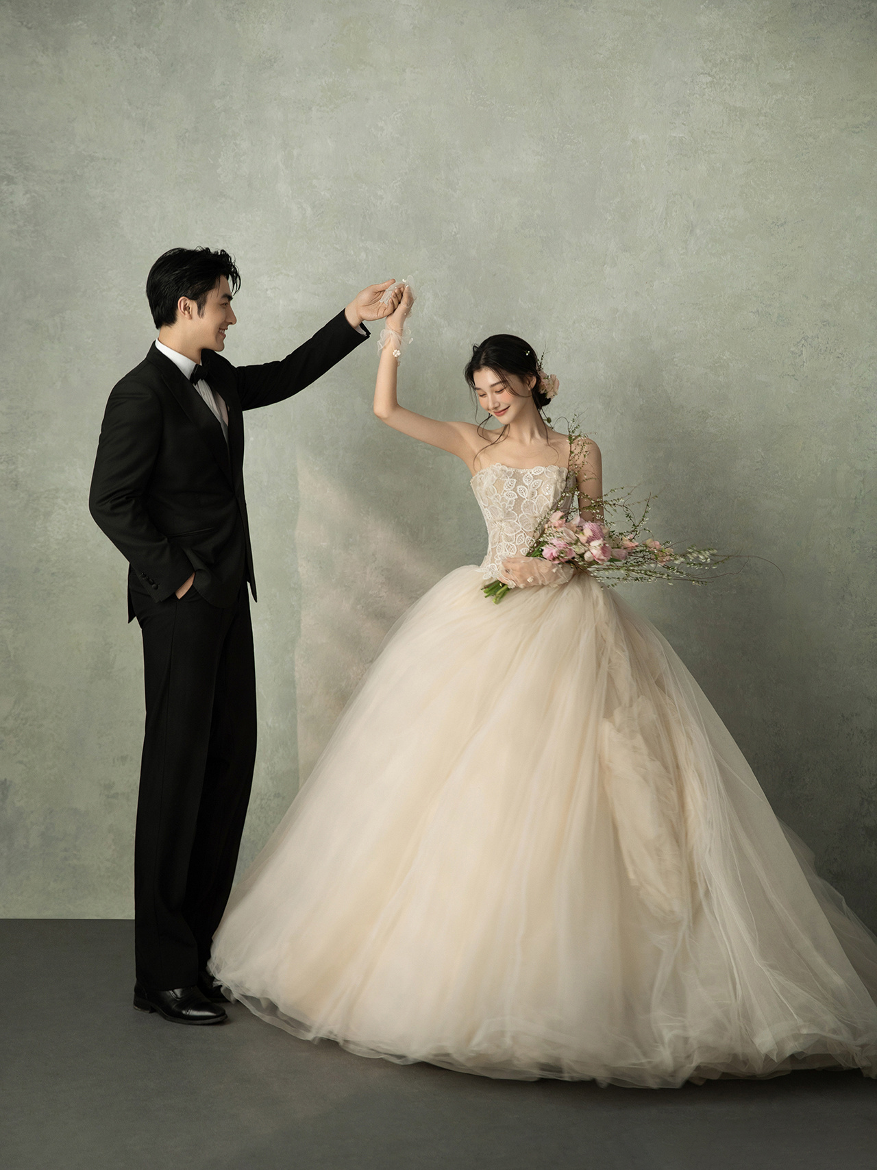 【风格任选】轻奢系列婚纱照+⑧服⑧造+55精修