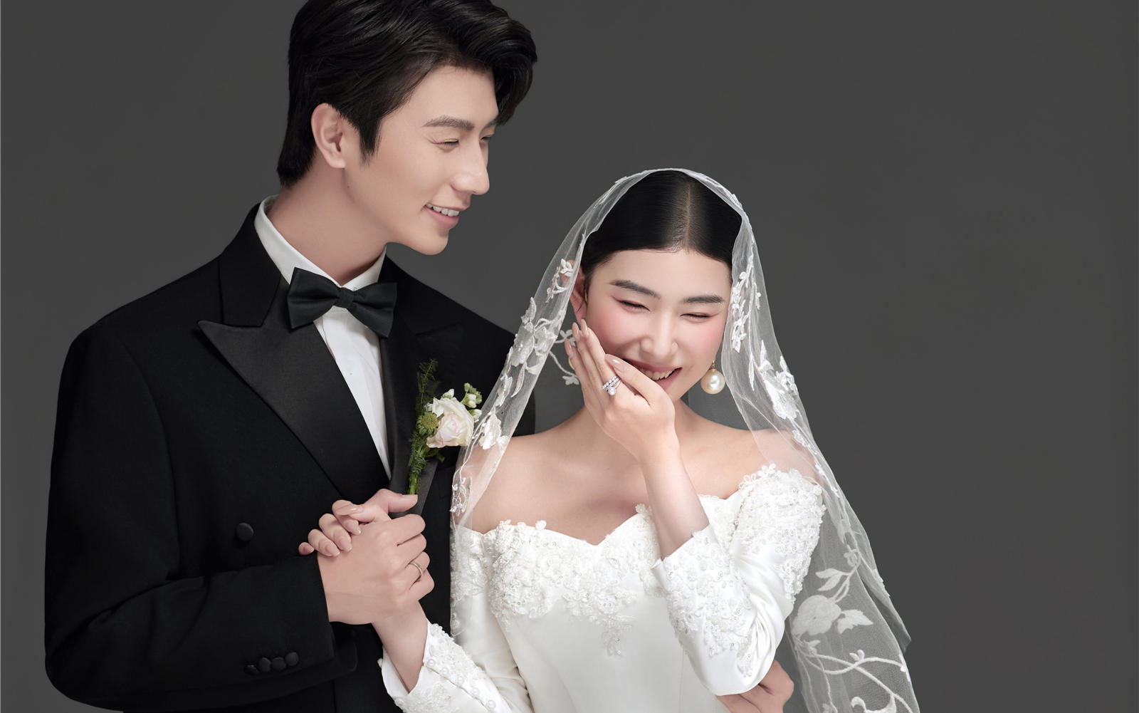 怒推❗️极简主纱婚纱照✨定格电影感的优雅每一帧