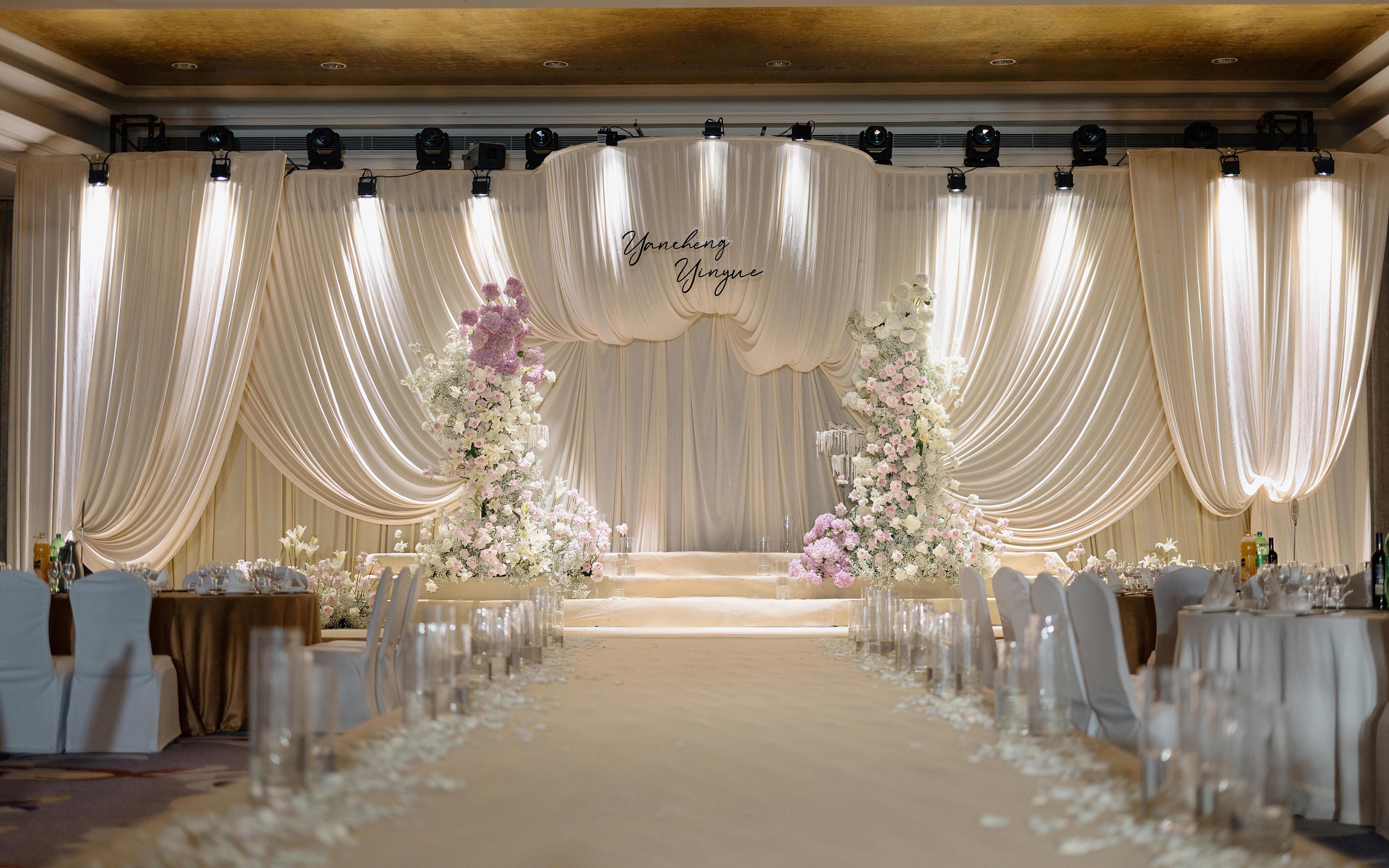 矮厅也出片的布艺婚礼